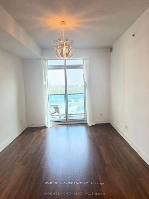 7171 Yonge Street, #805