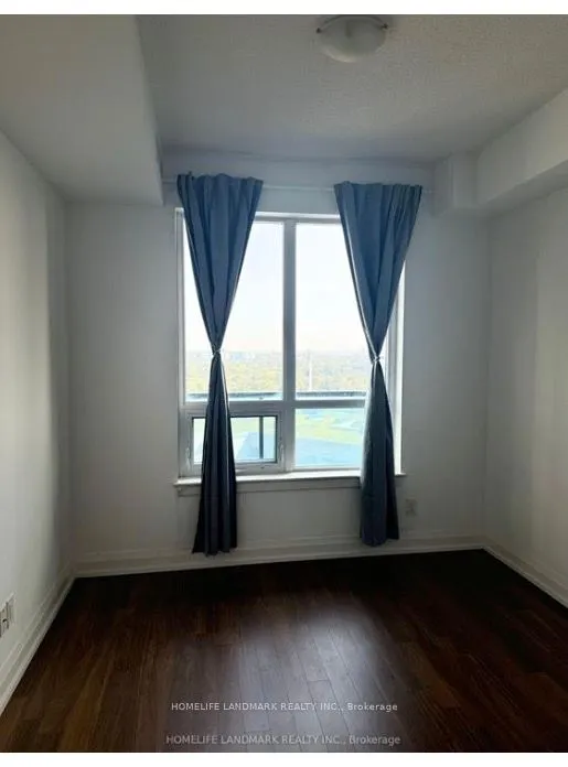 7171 Yonge Street, #805
