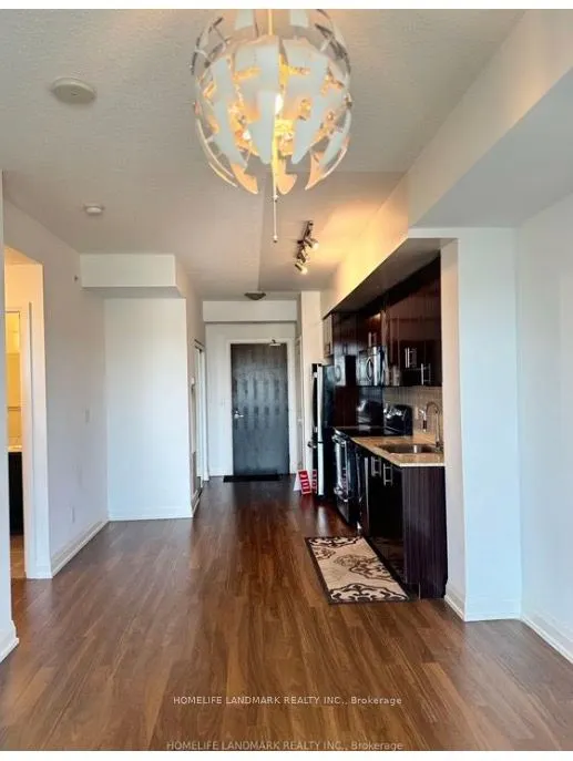 7171 Yonge Street, #805