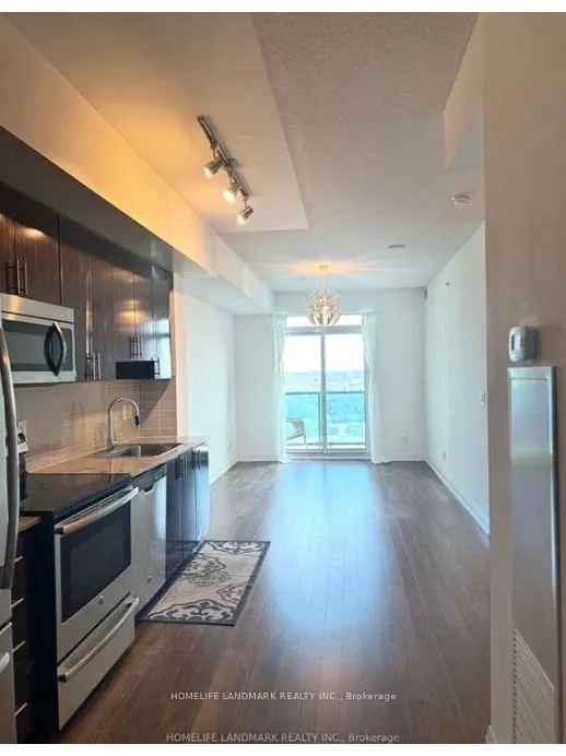 7171 Yonge Street, #805