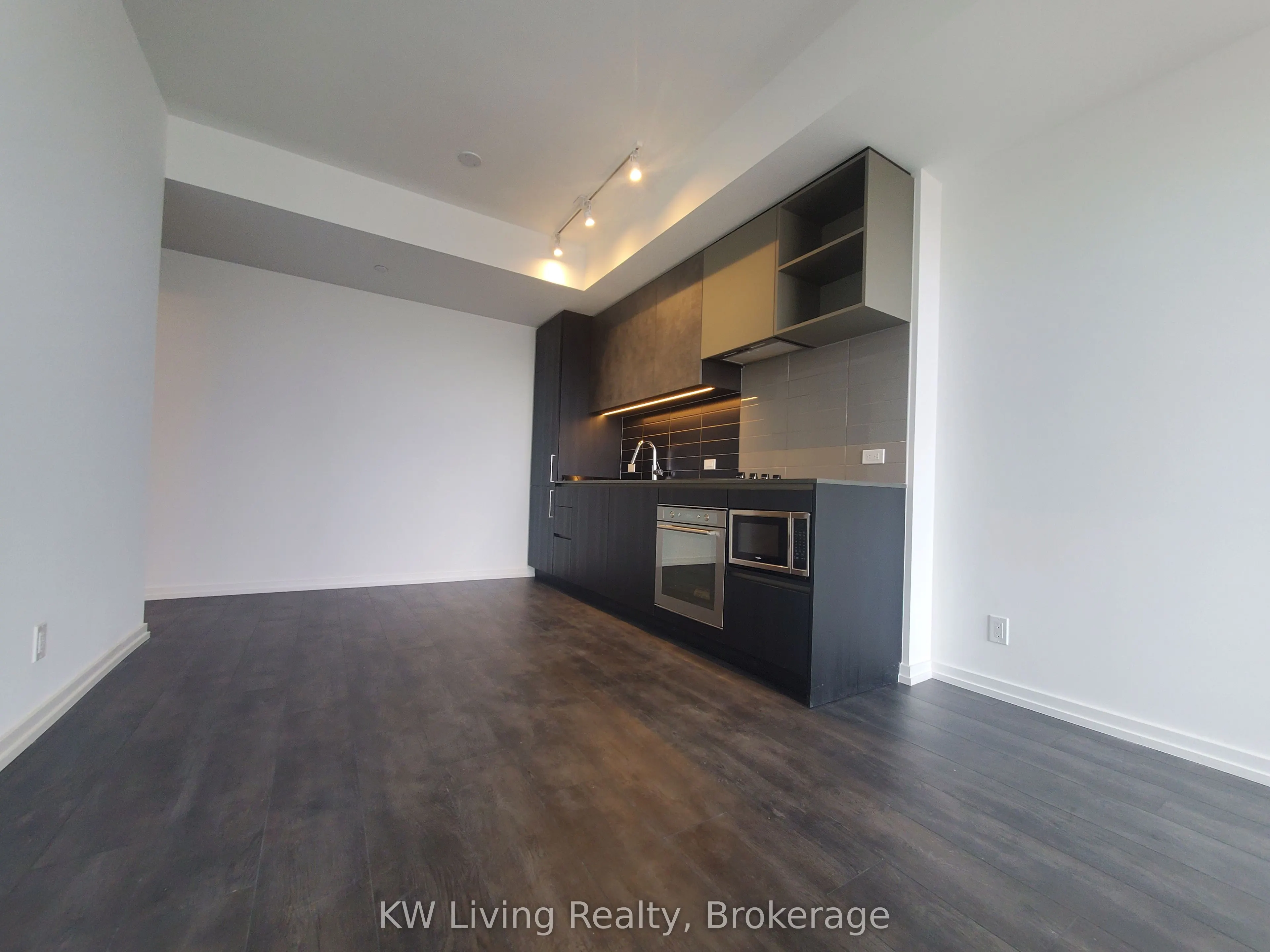 1000 Portage Parkway, #1801