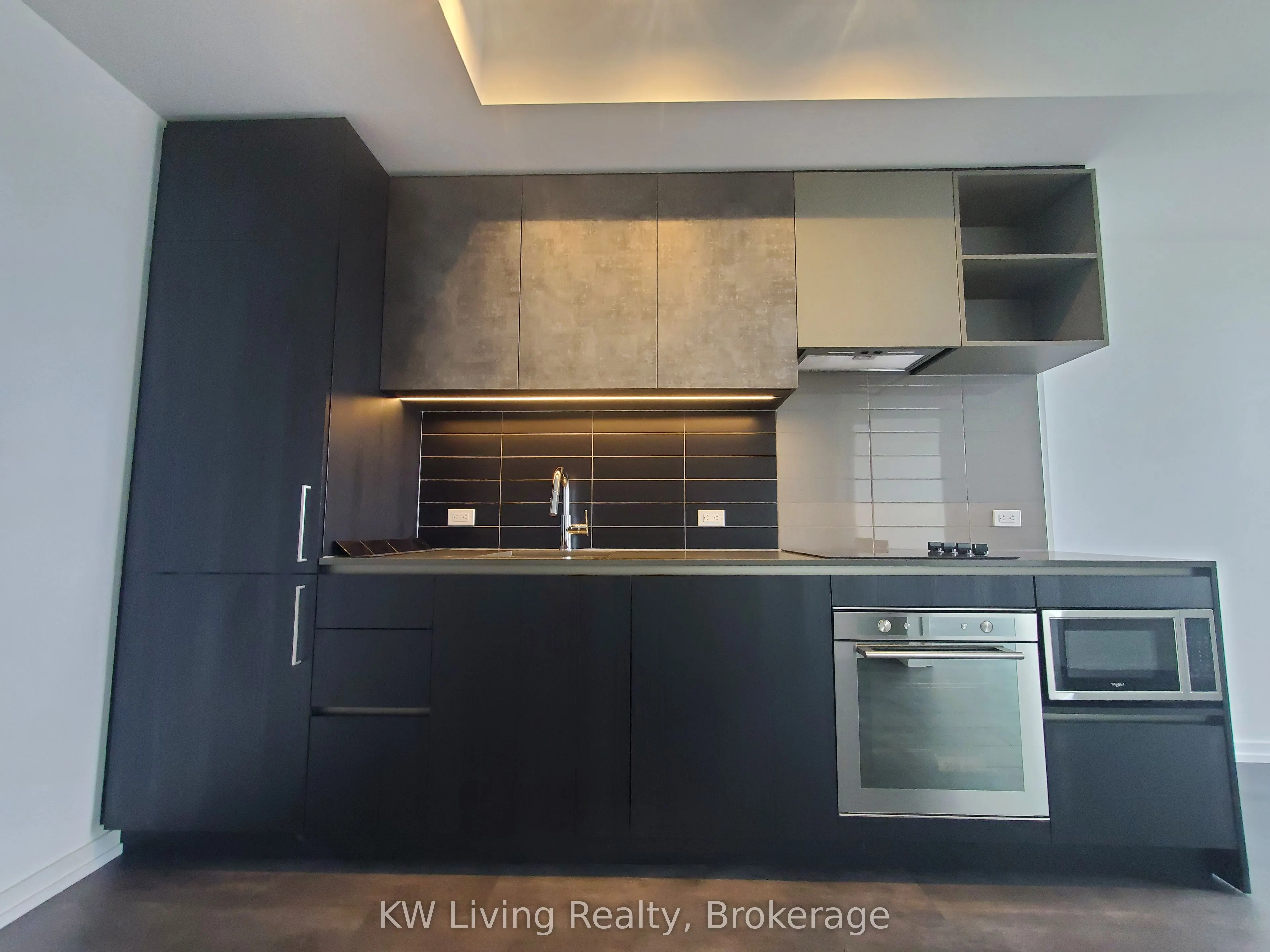 1000 Portage Parkway, #1801