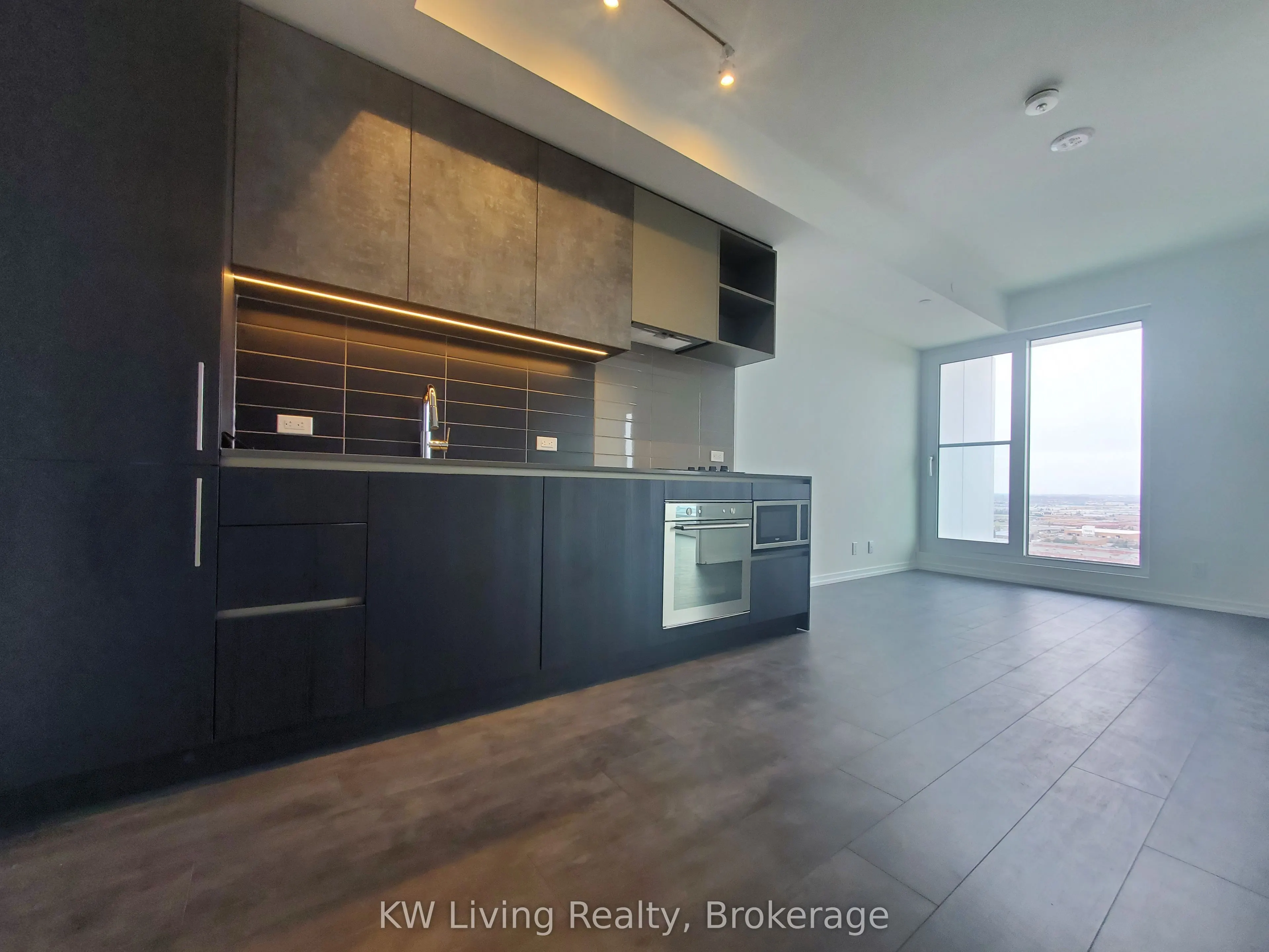 1000 Portage Parkway, #1801