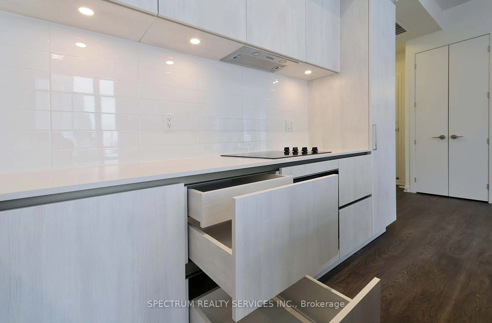 10 David Eyer Road, #1202