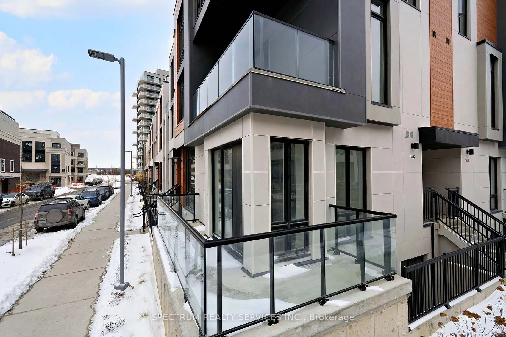10 David Eyer Road, #1202