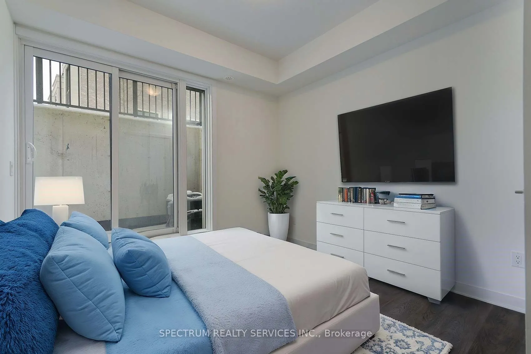 10 David Eyer Road, #1202