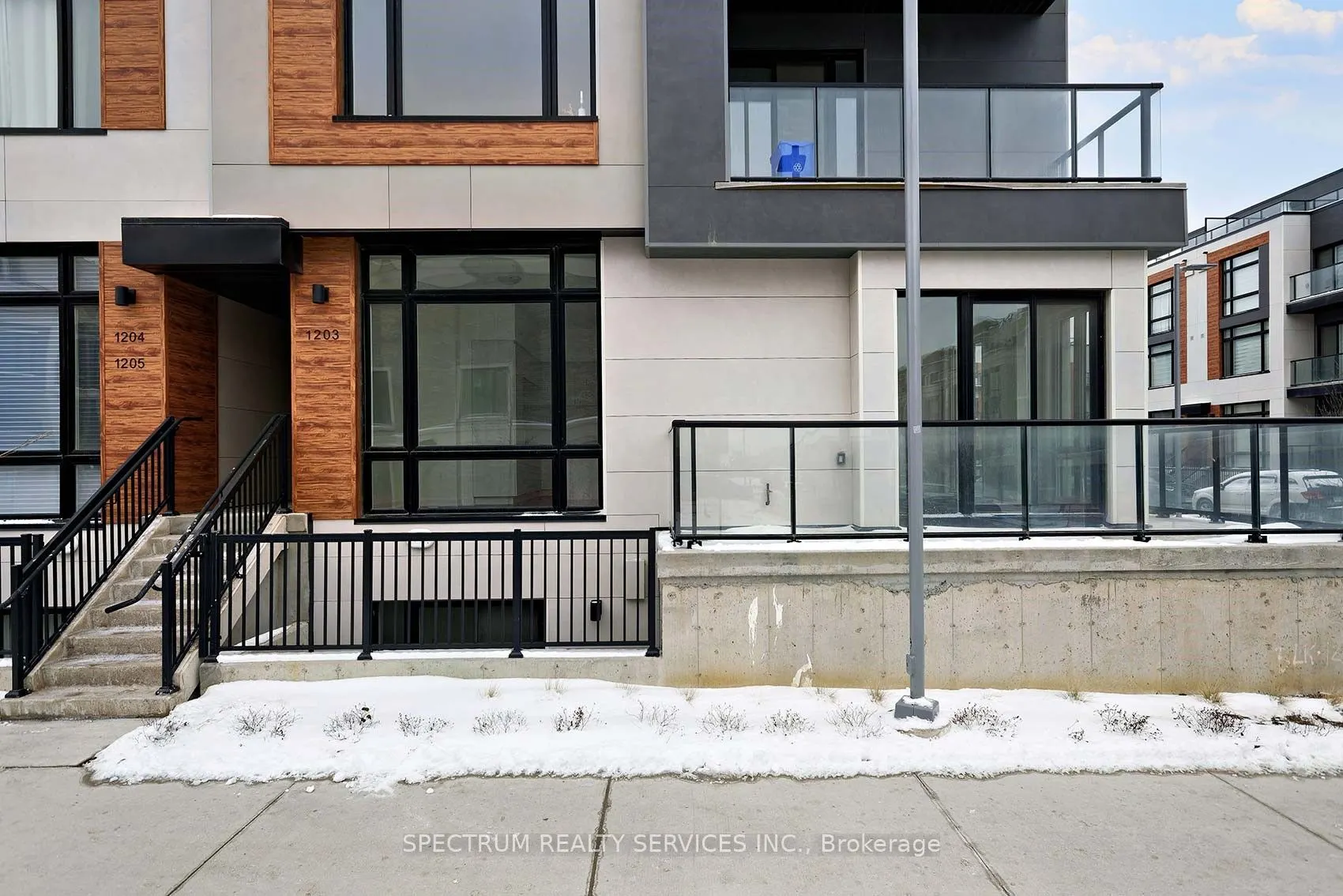 10 David Eyer Road, #1202