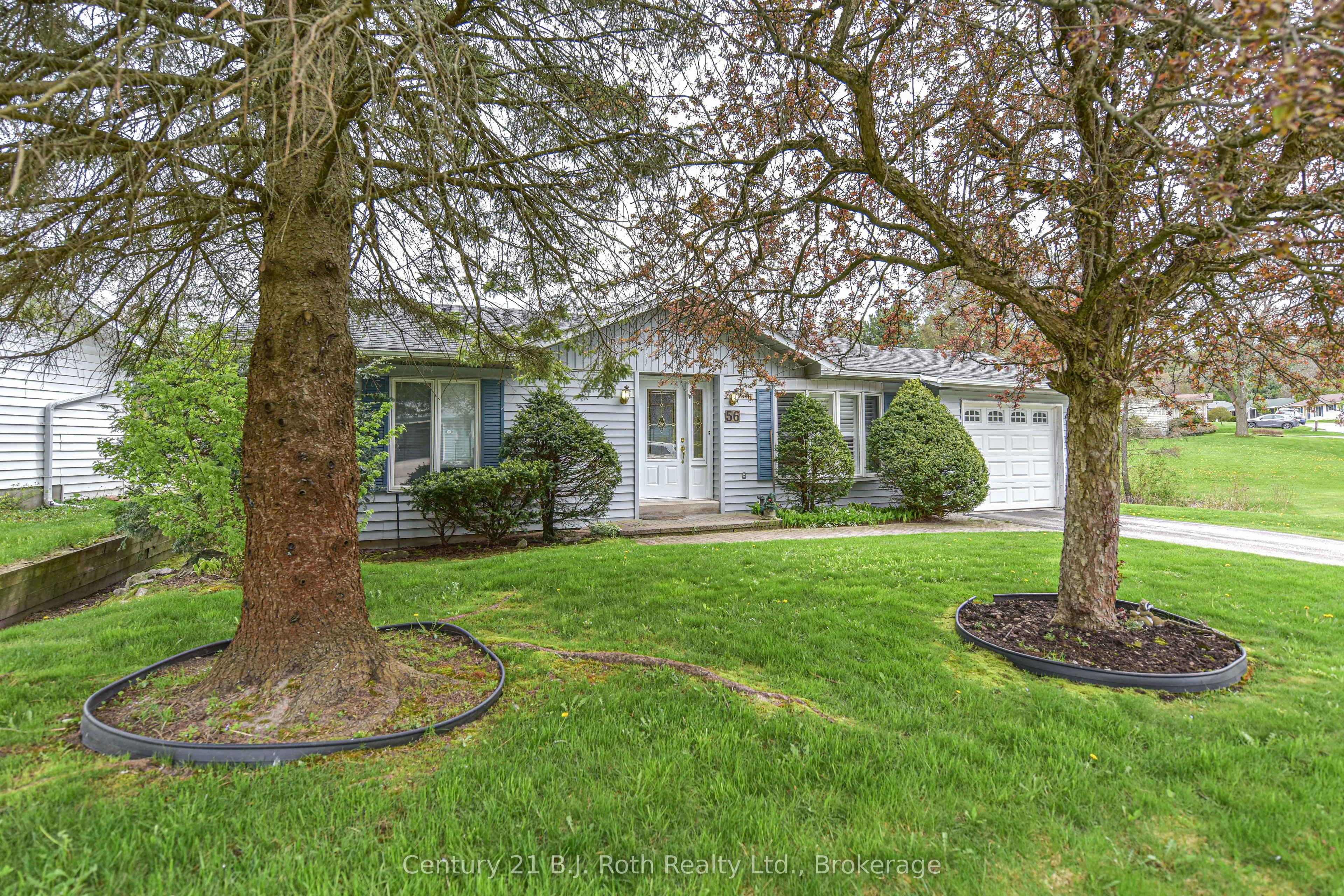56 TECUMSETH PINES Drive