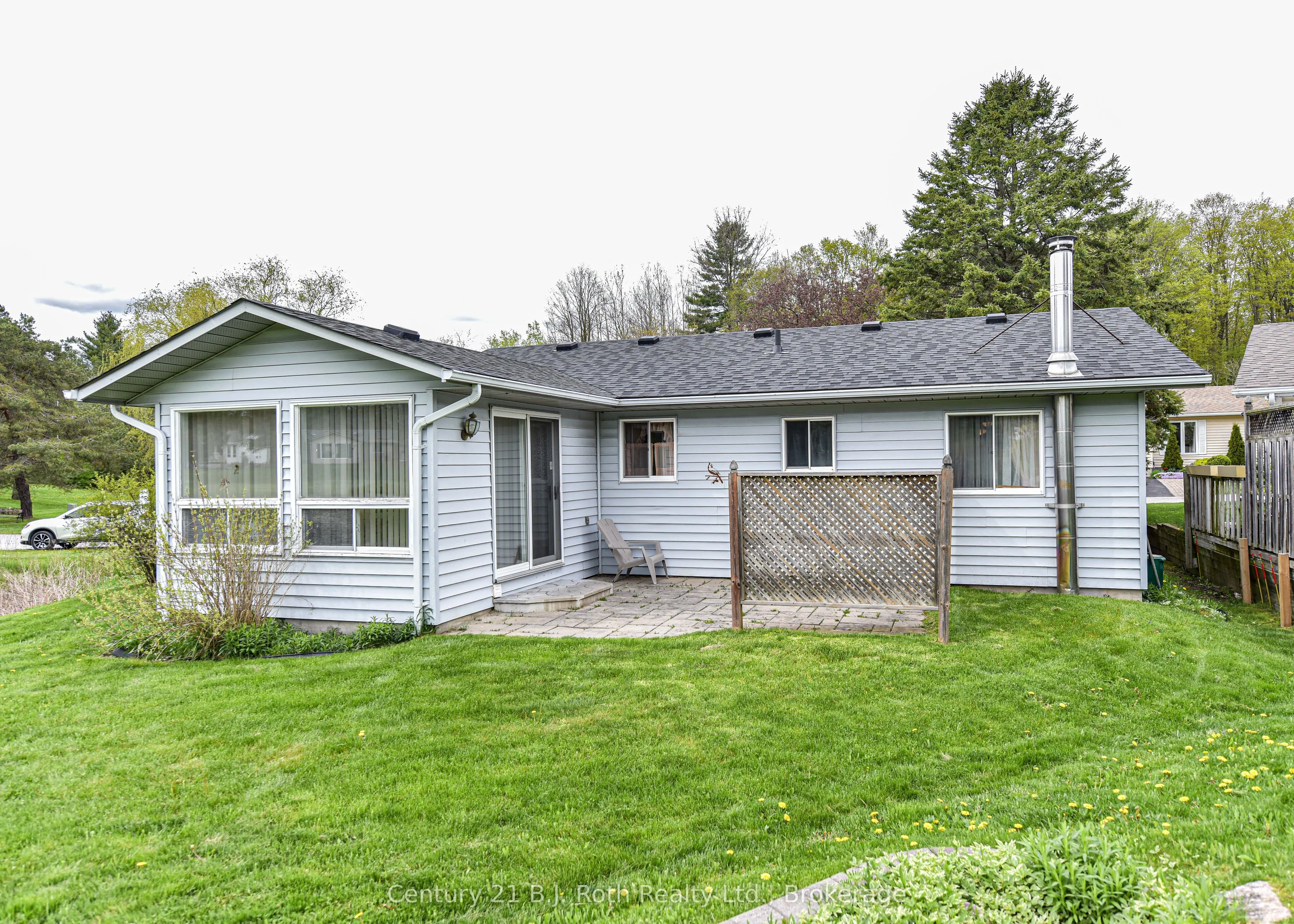 56 TECUMSETH PINES Drive