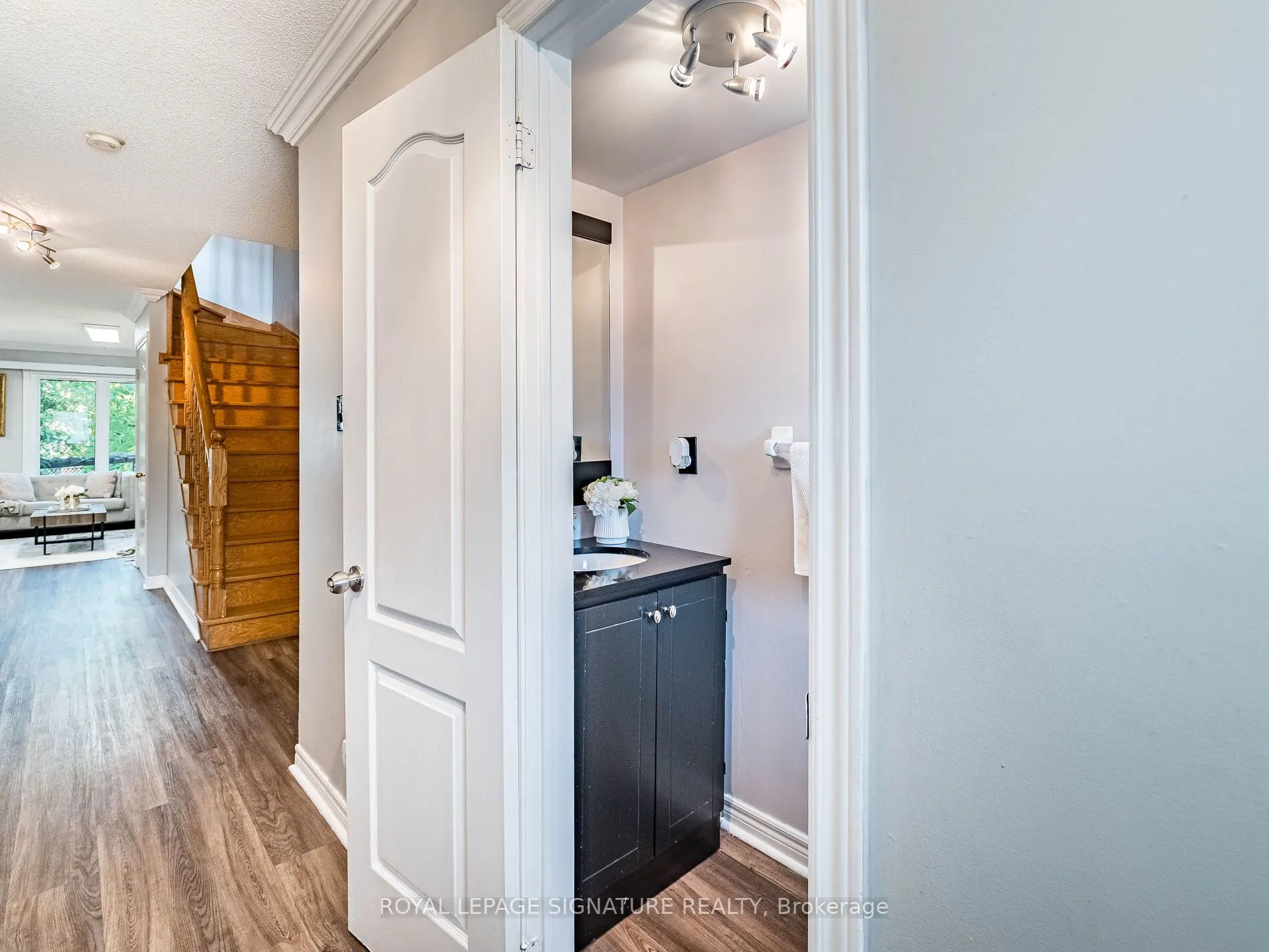 152 Lindenshire Avenue