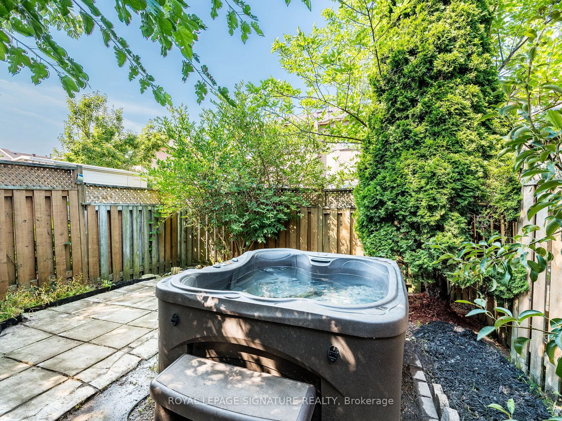 152 Lindenshire Avenue