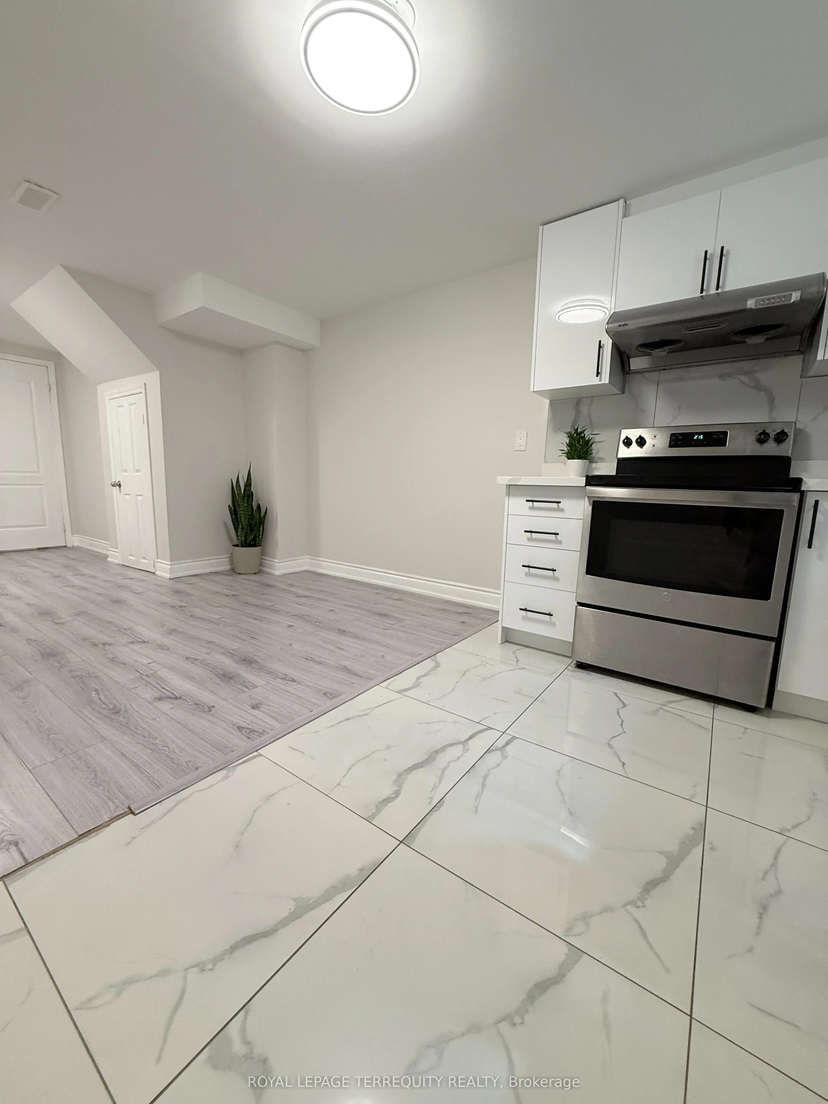 15 Kaiser Drive, #Lower