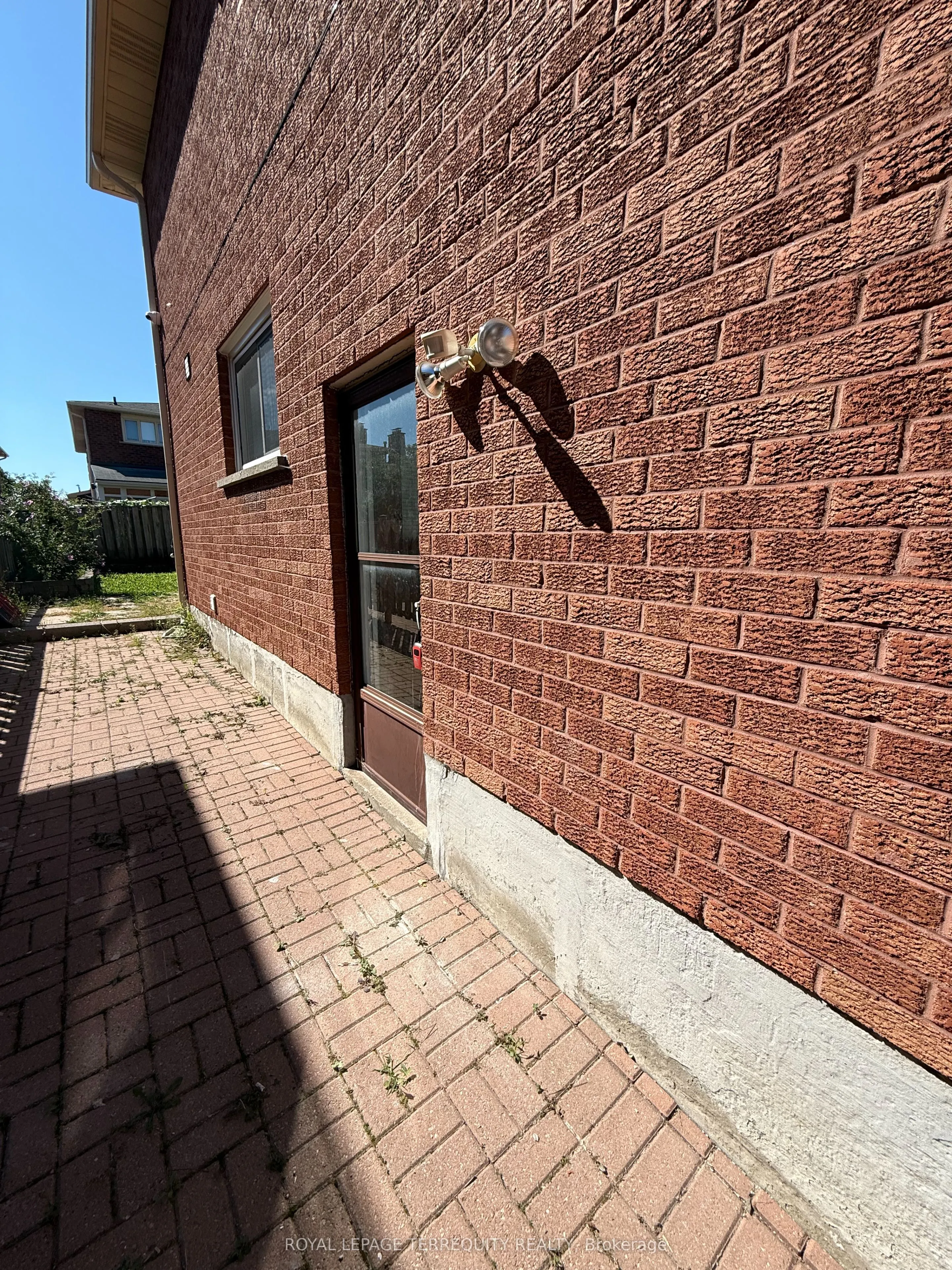 15 Kaiser Drive, #Lower