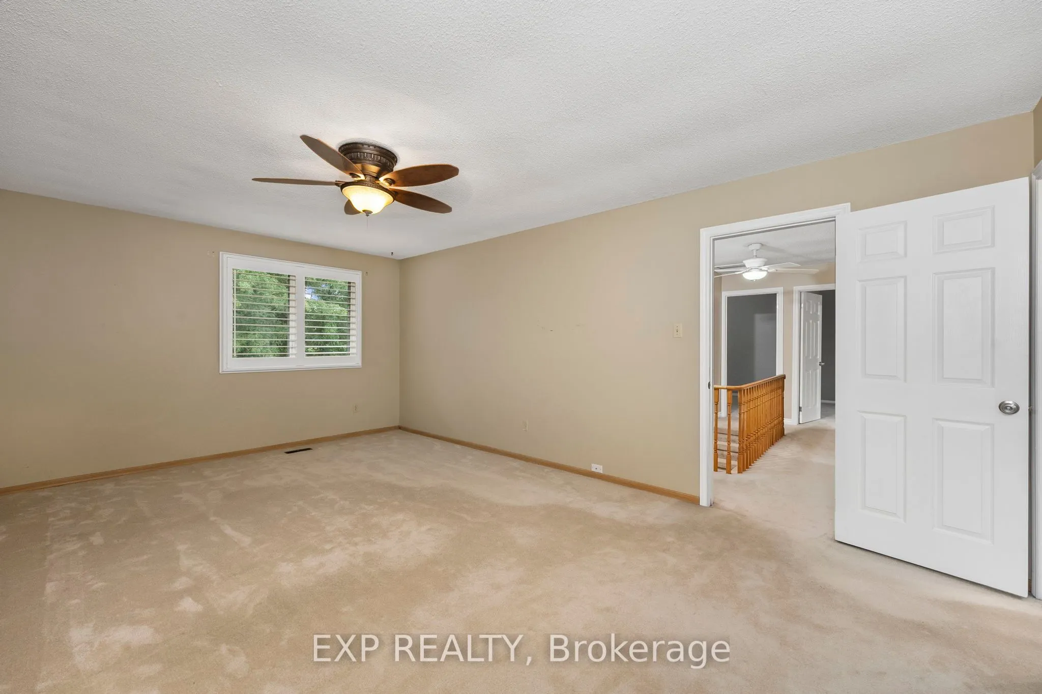 56 Manning Crescent