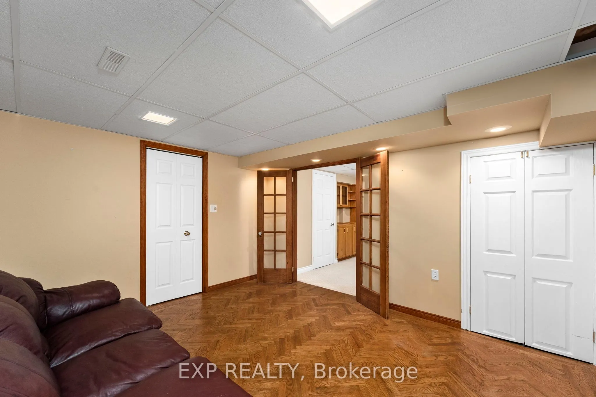 56 Manning Crescent