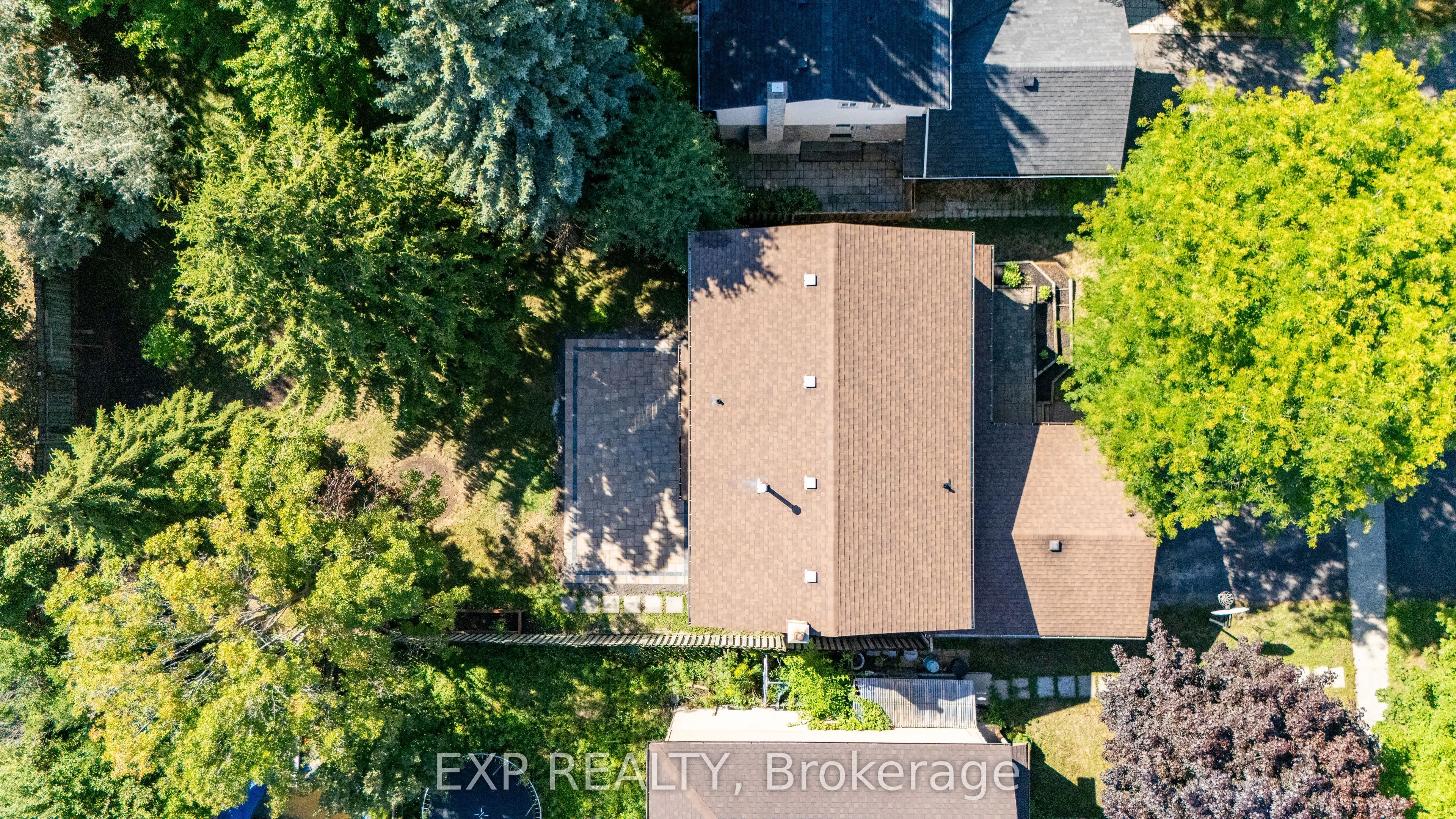 56 Manning Crescent