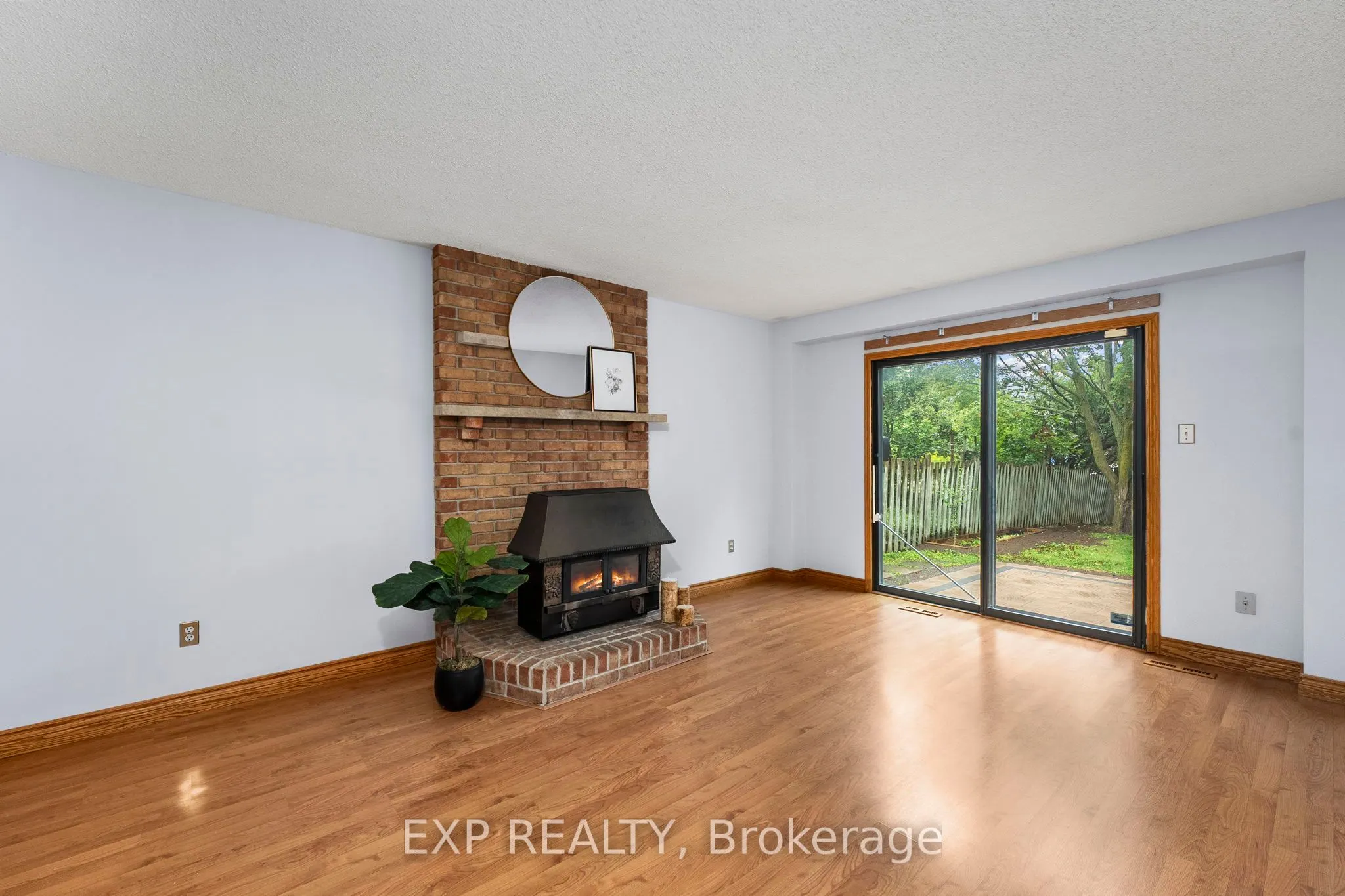 56 Manning Crescent