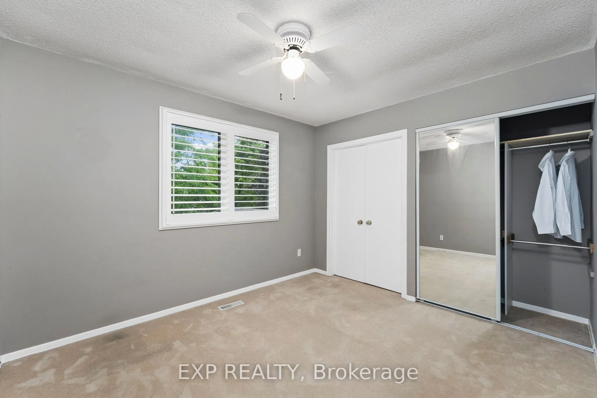 56 Manning Crescent