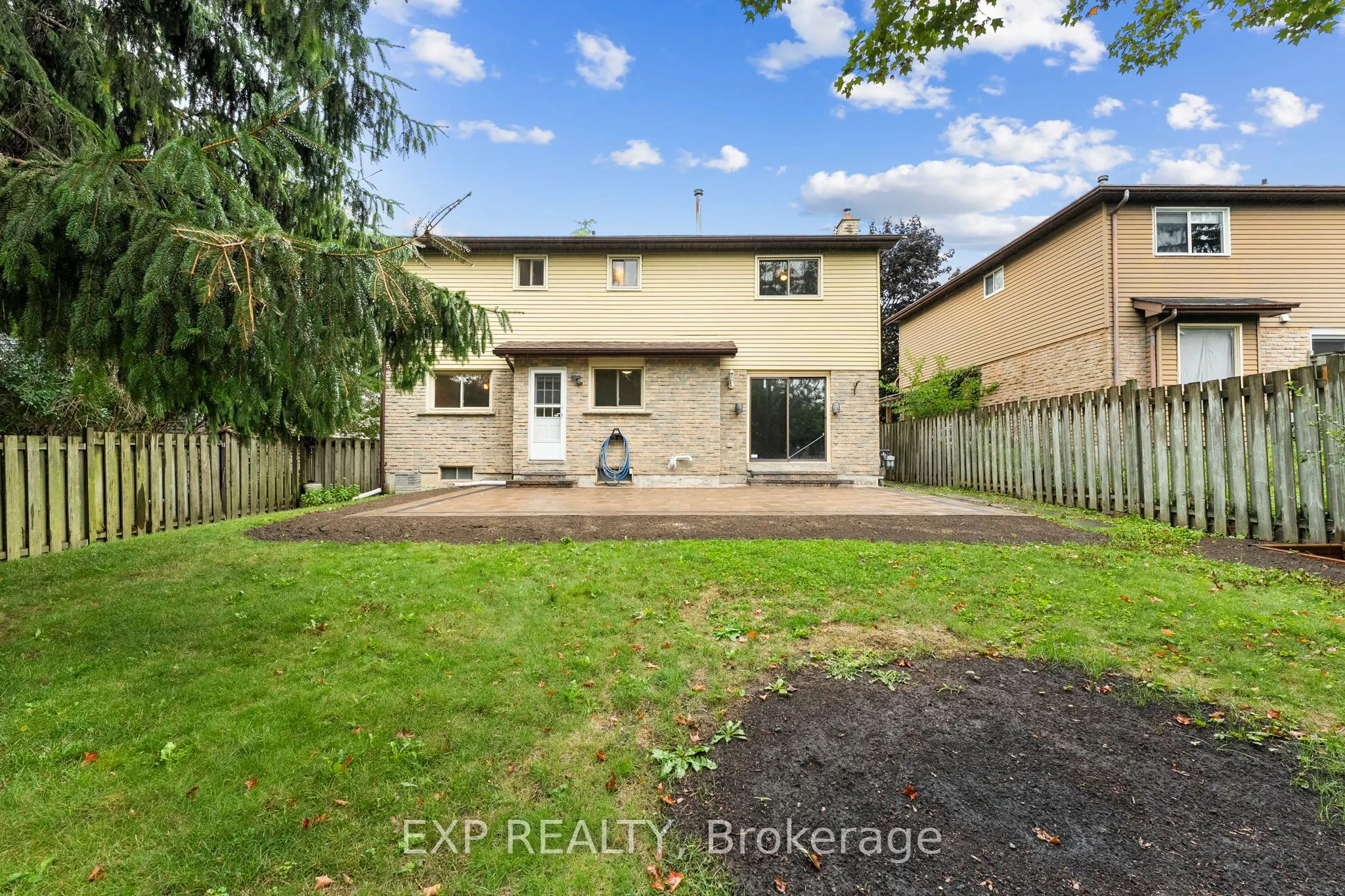 56 Manning Crescent