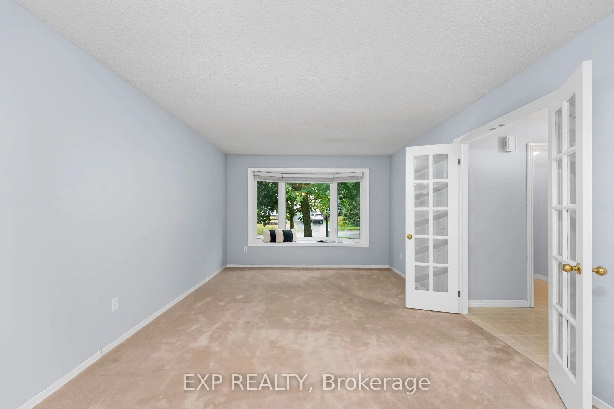 56 Manning Crescent