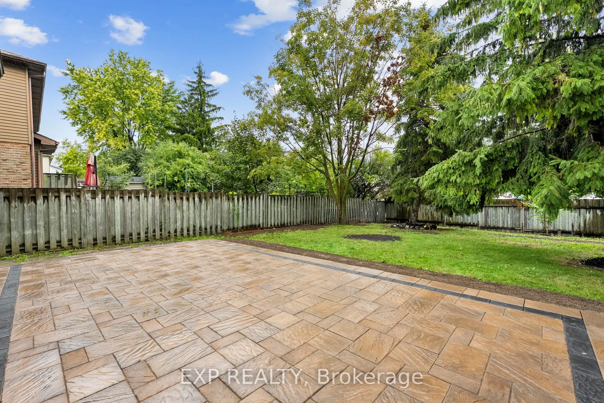 56 Manning Crescent