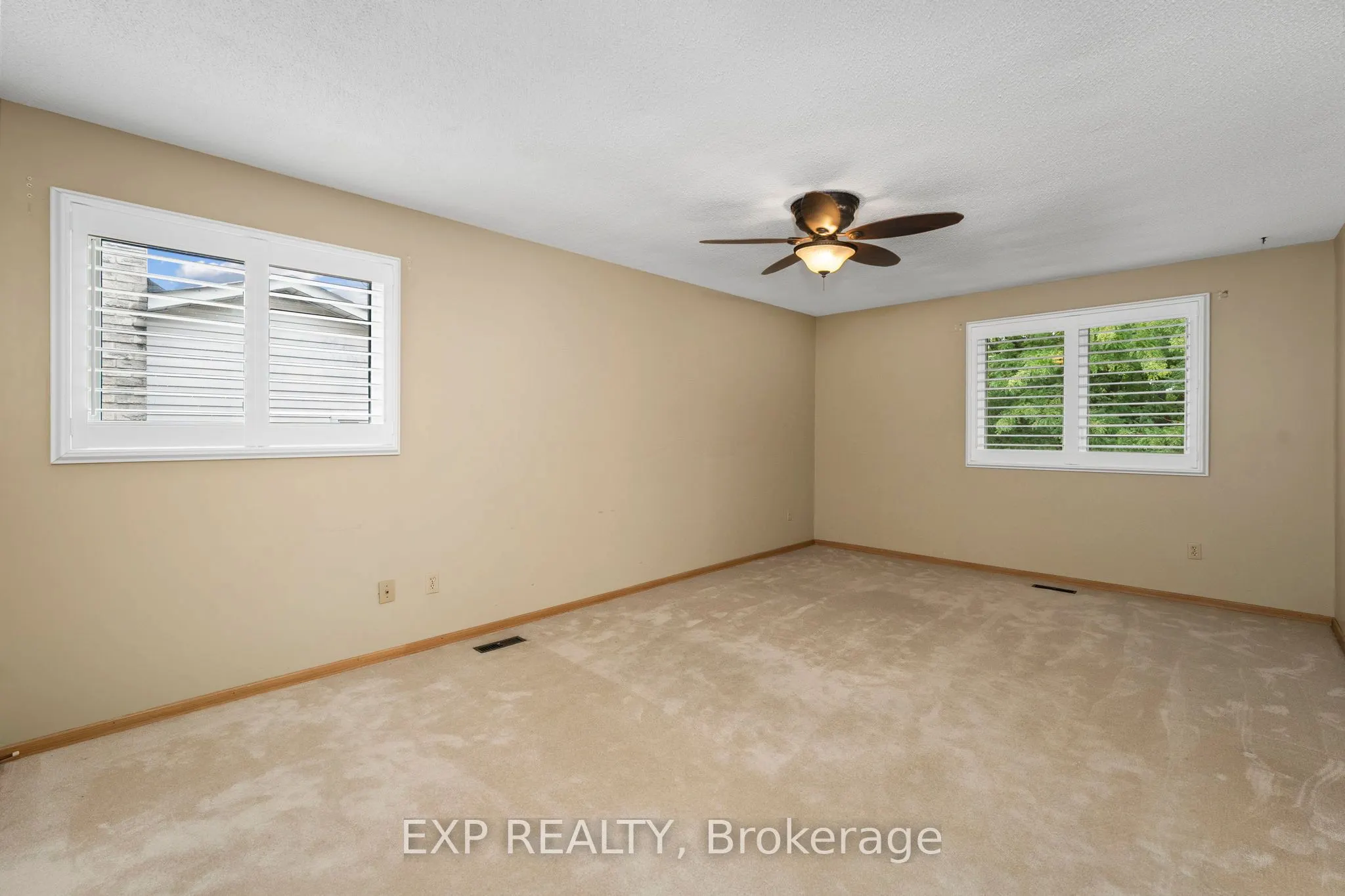 56 Manning Crescent