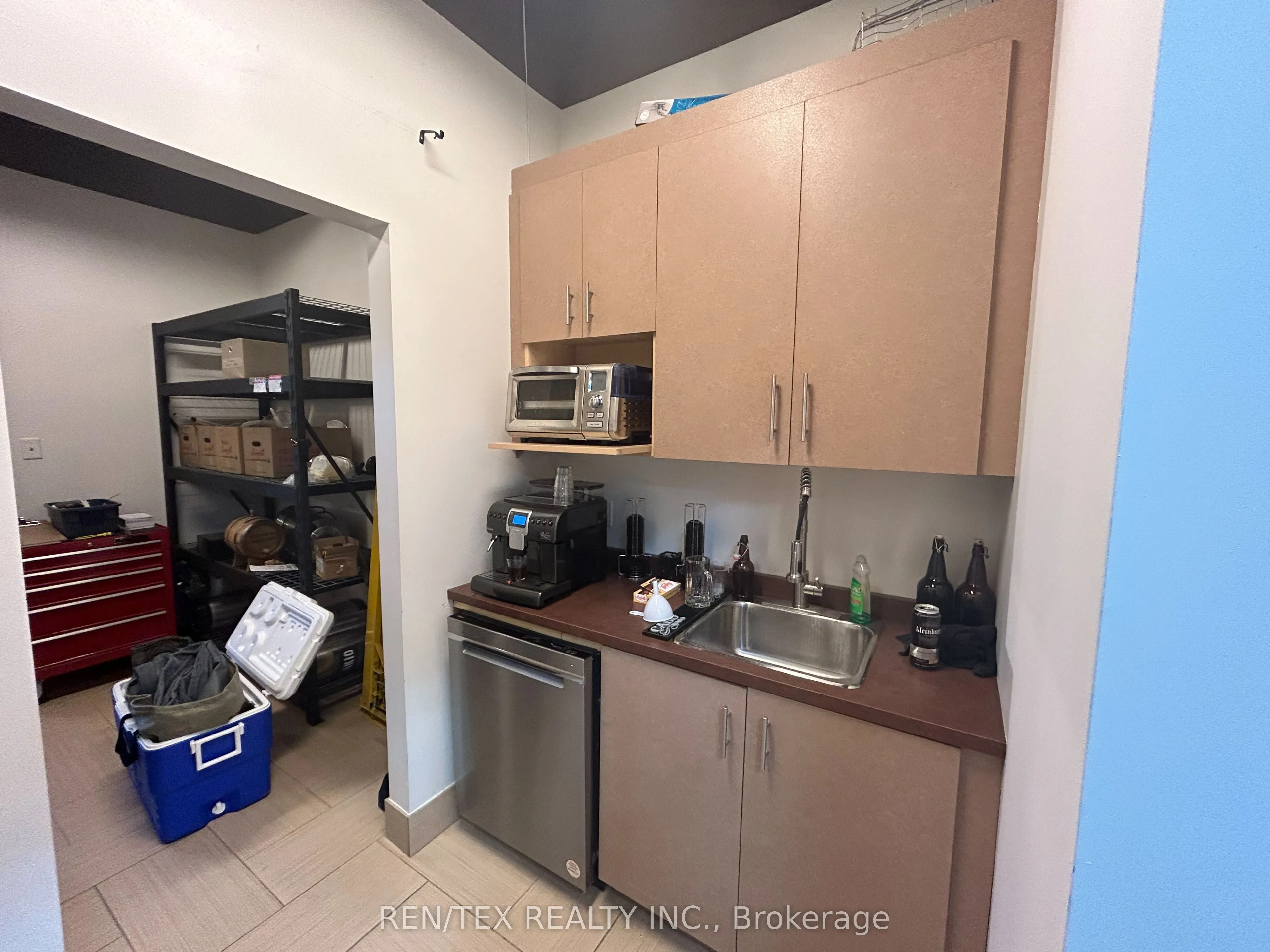 6175 Highway 7, #14/15