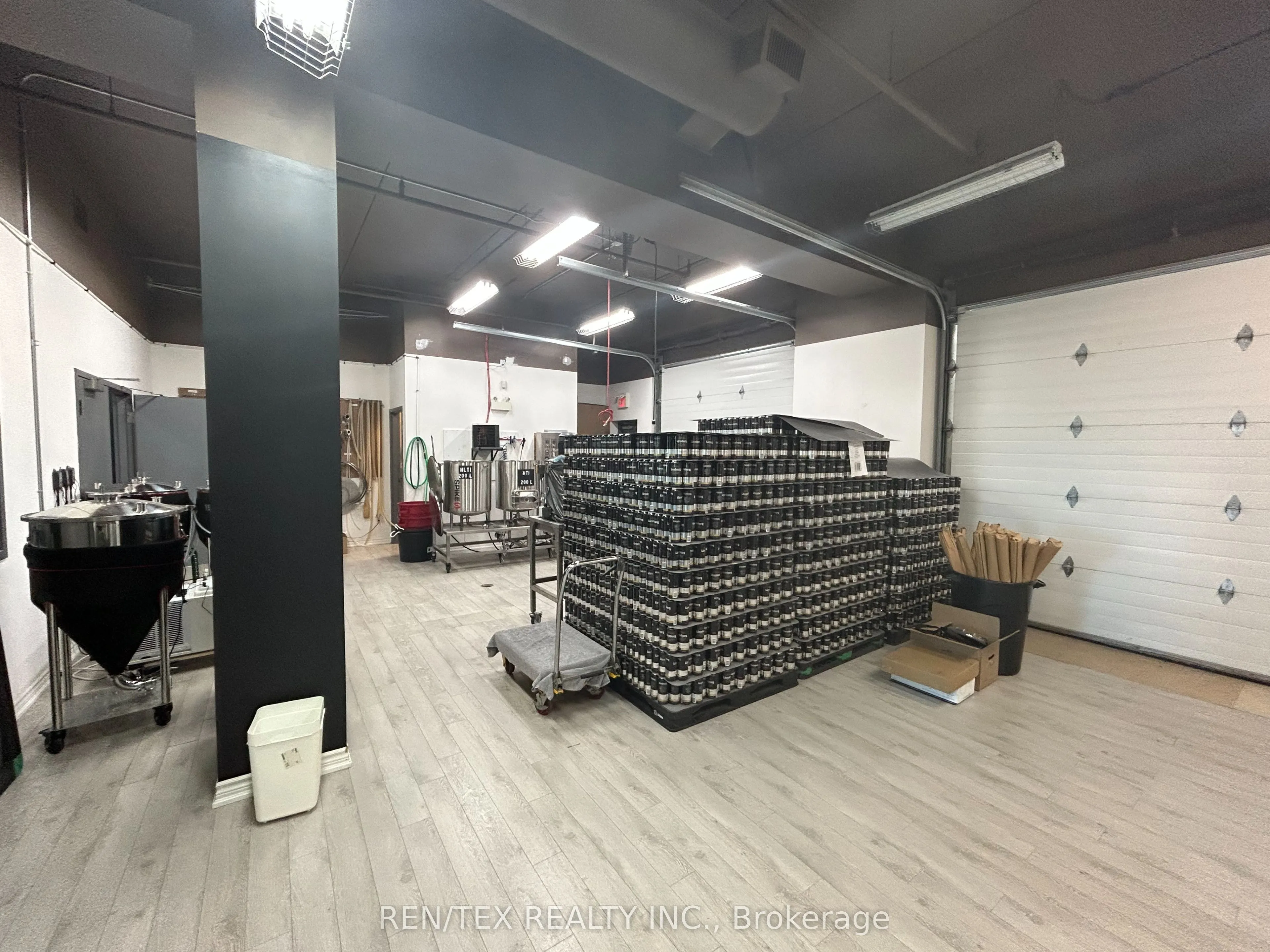 6175 Highway 7, #14/15