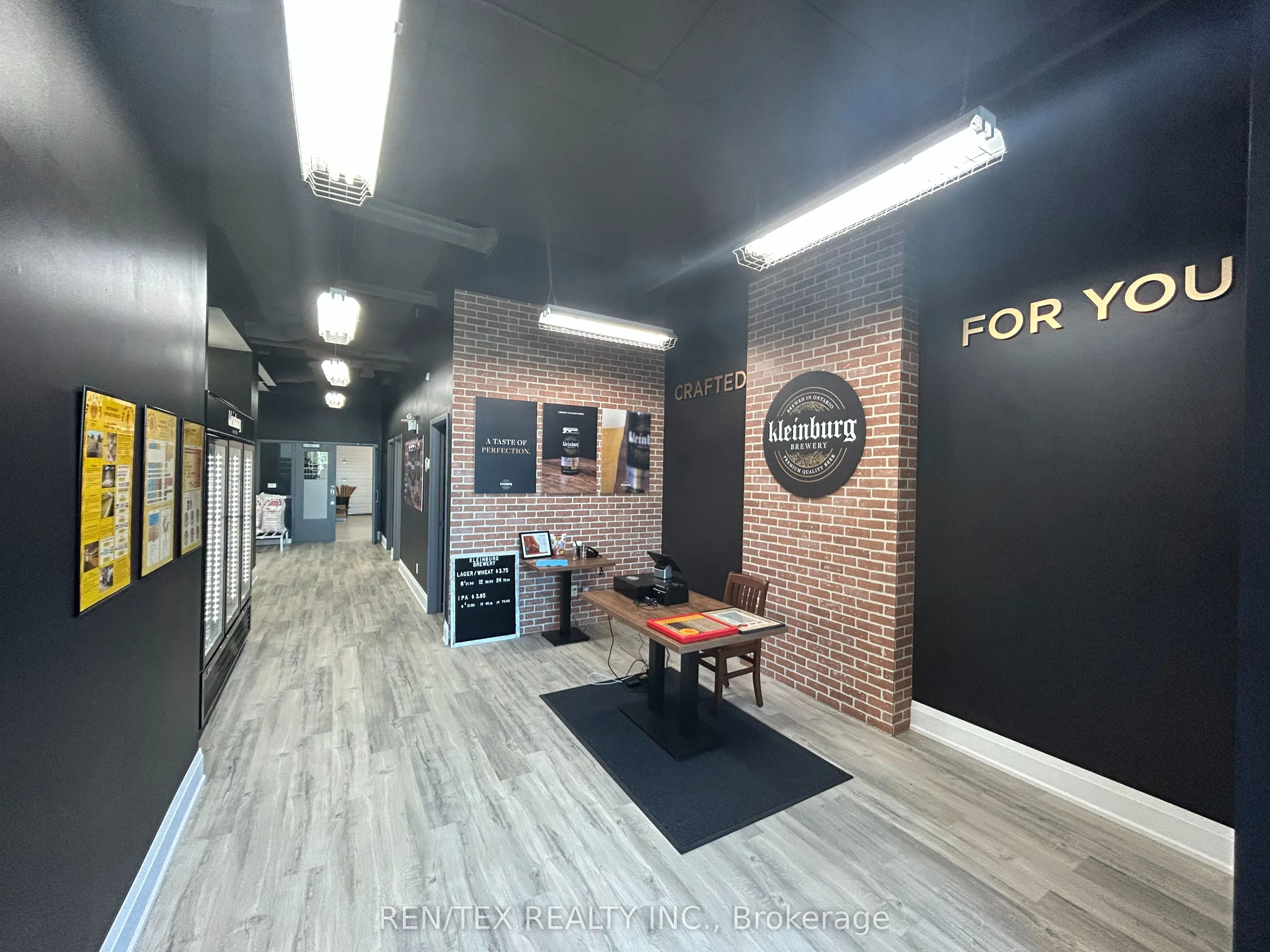 6175 Highway 7, #14/15