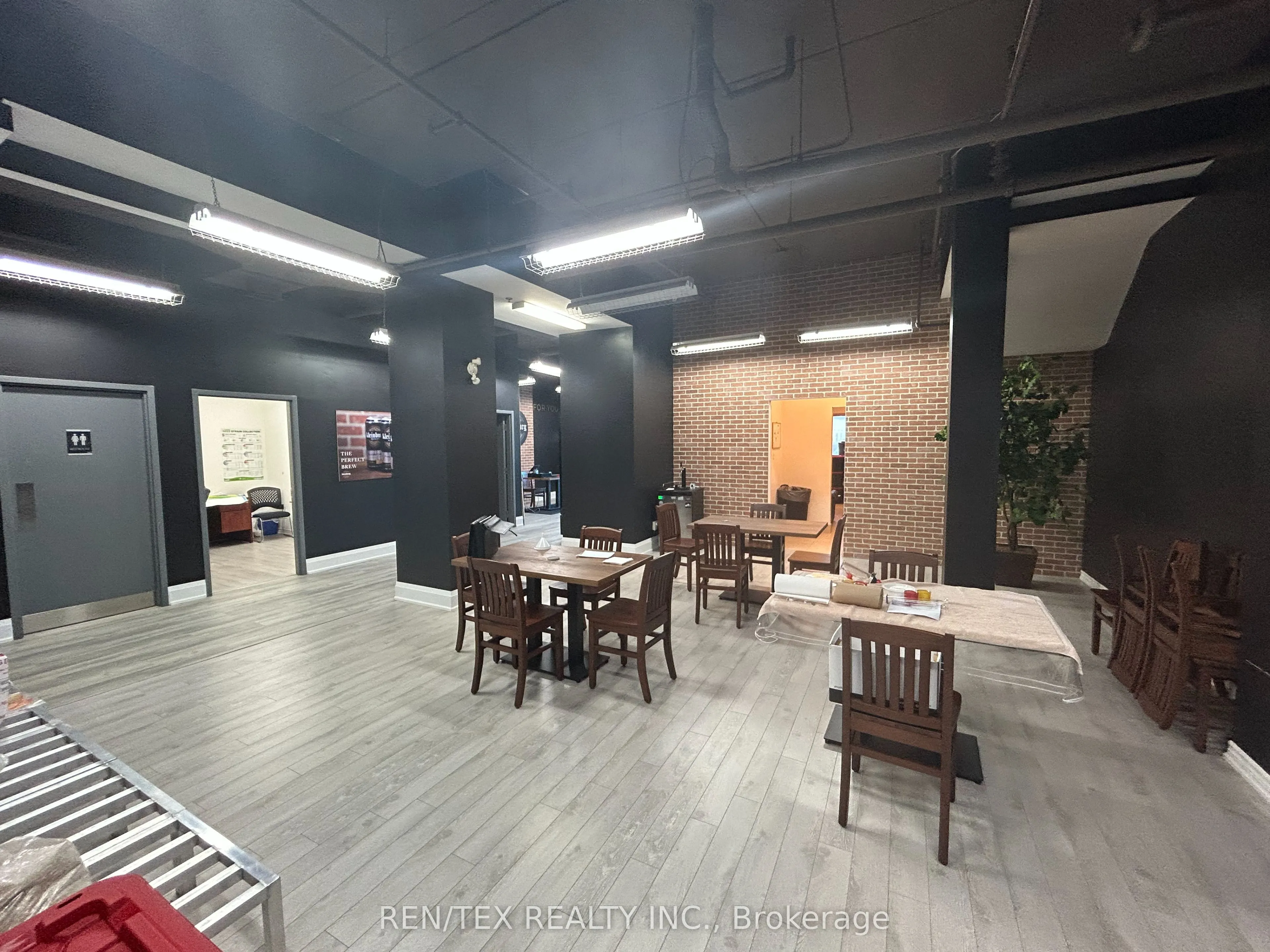 6175 Highway 7, #14/15