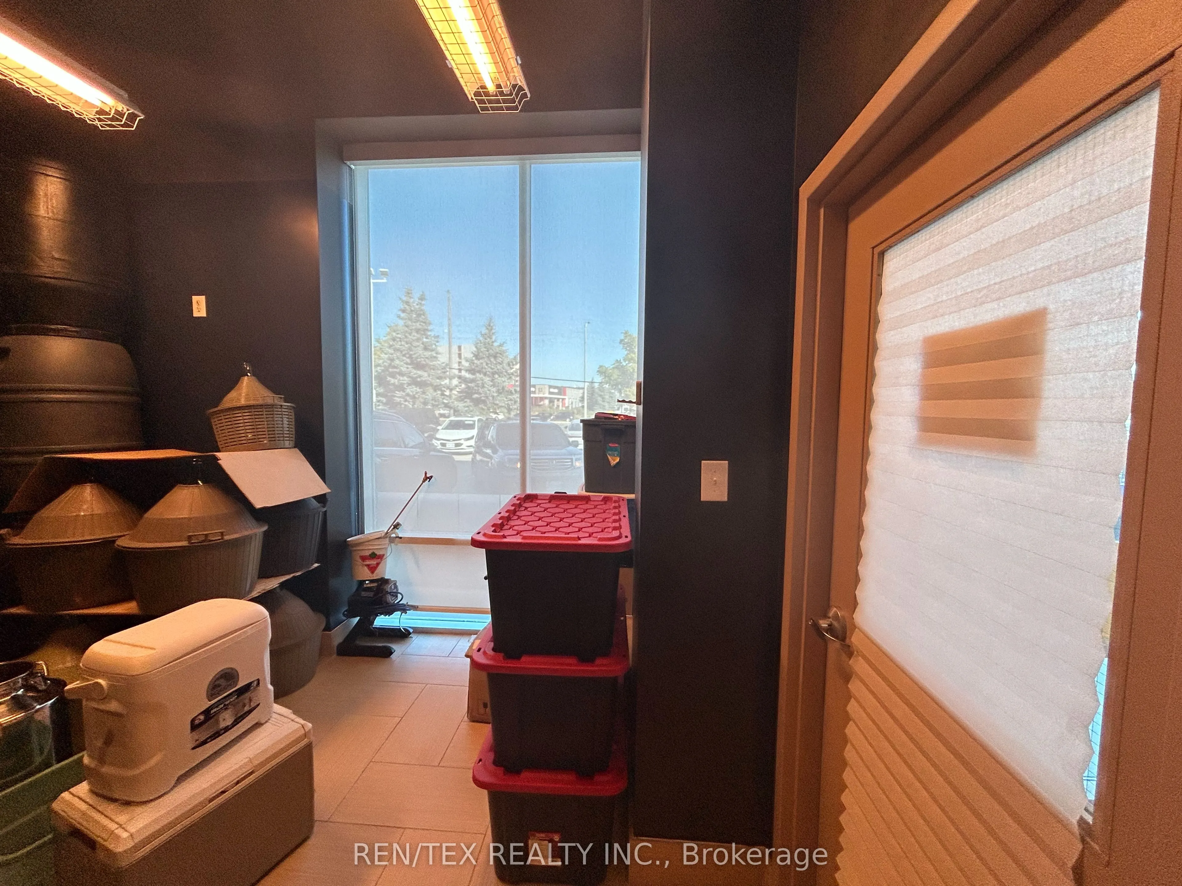 6175 Highway 7, #14/15