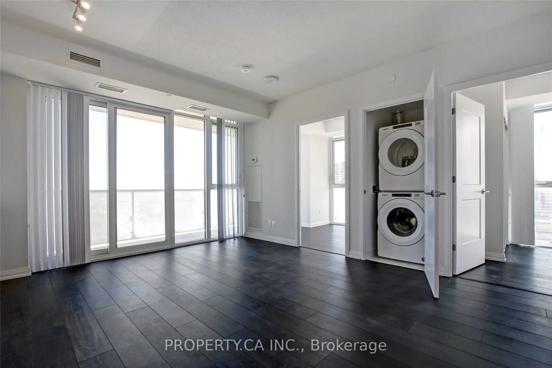 7895 Jane Street, #806