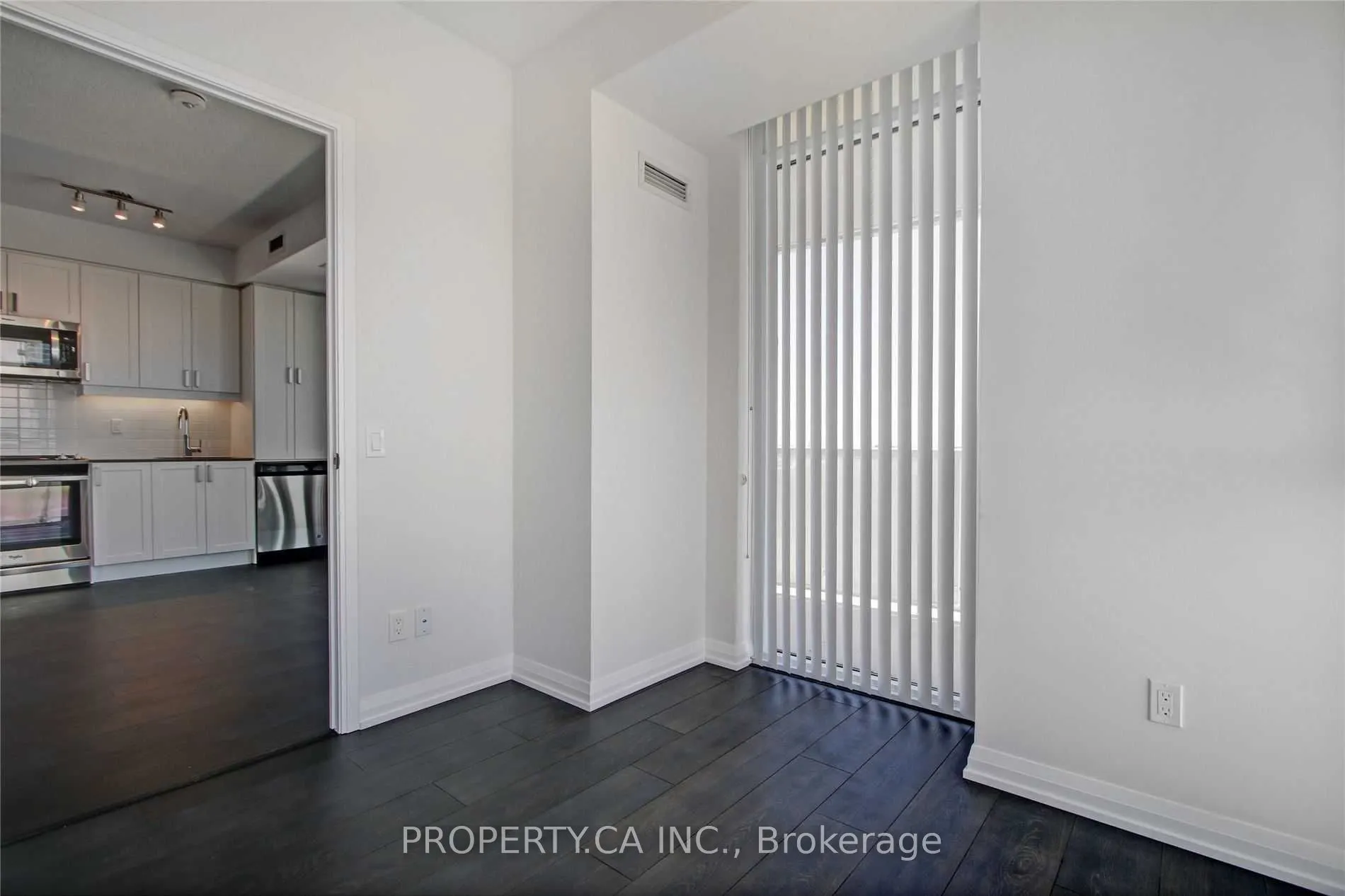 7895 Jane Street, #806