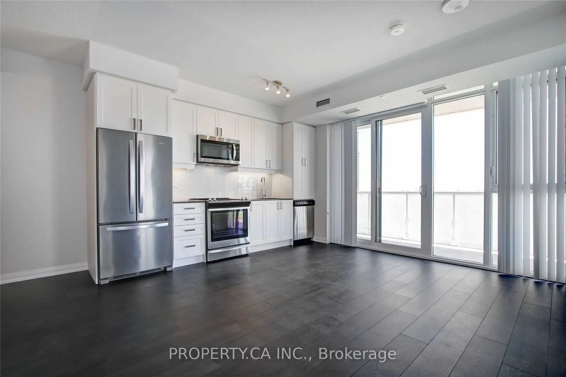 7895 Jane Street, #806