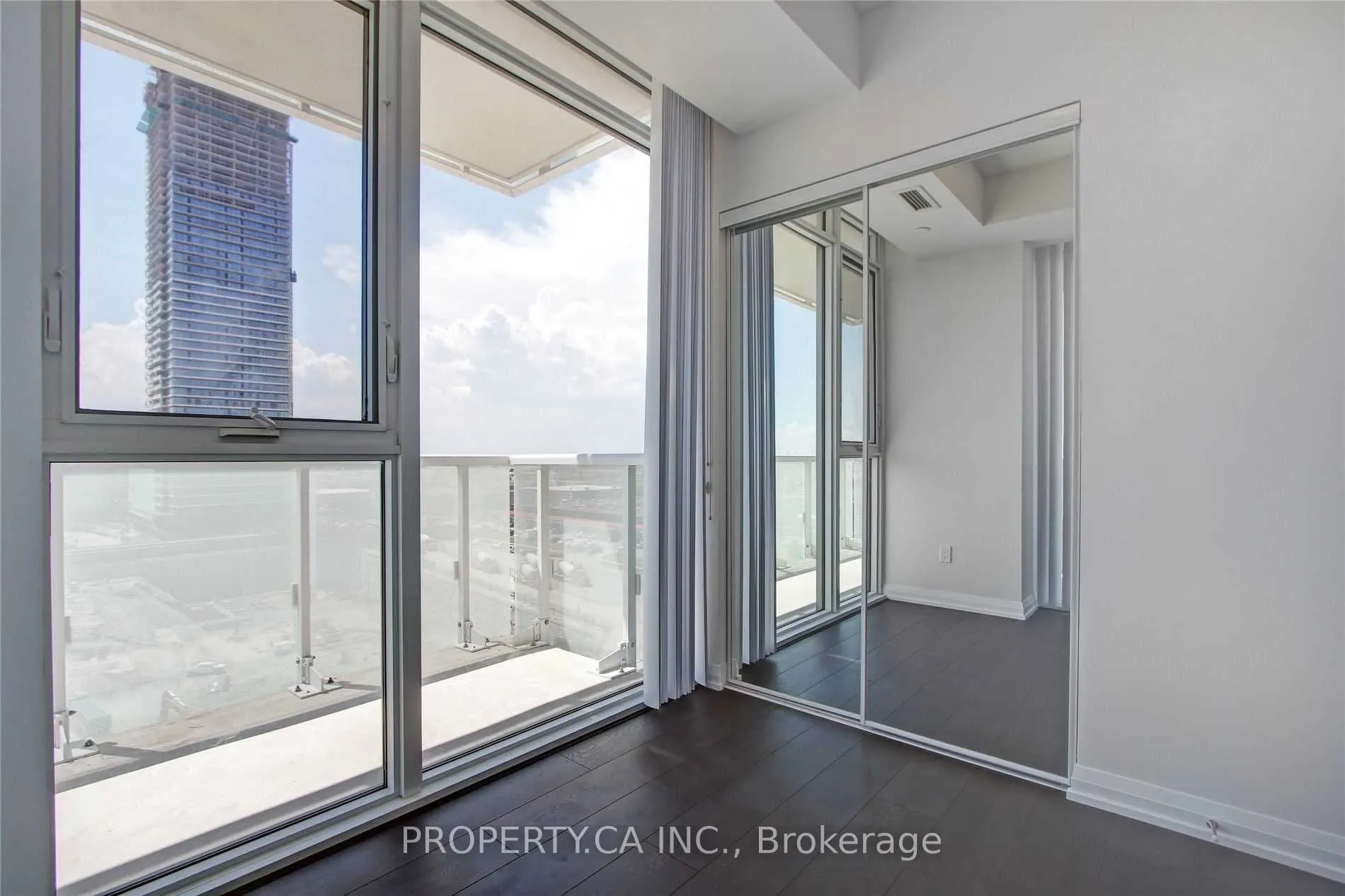 7895 Jane Street, #806