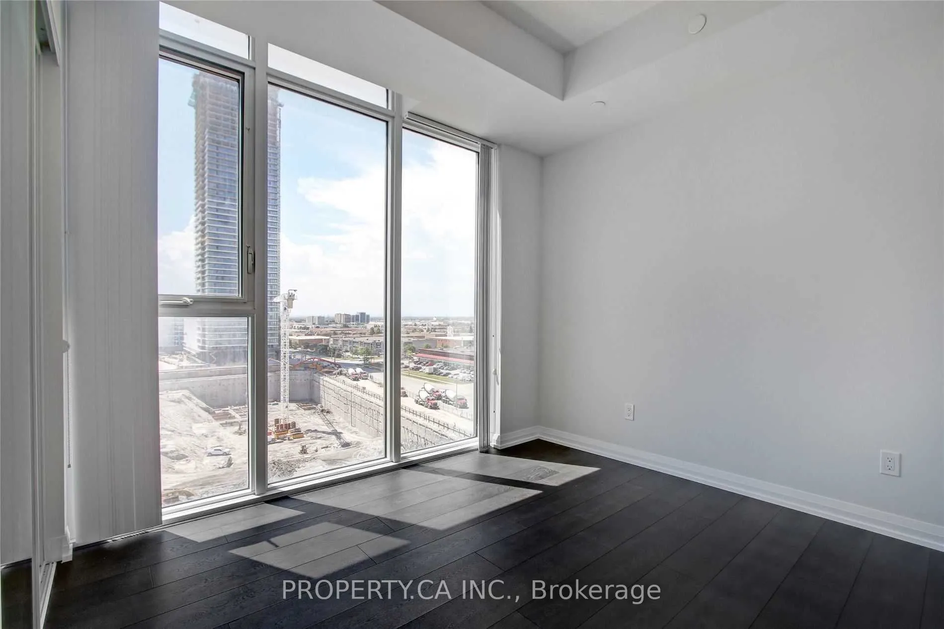 7895 Jane Street, #806