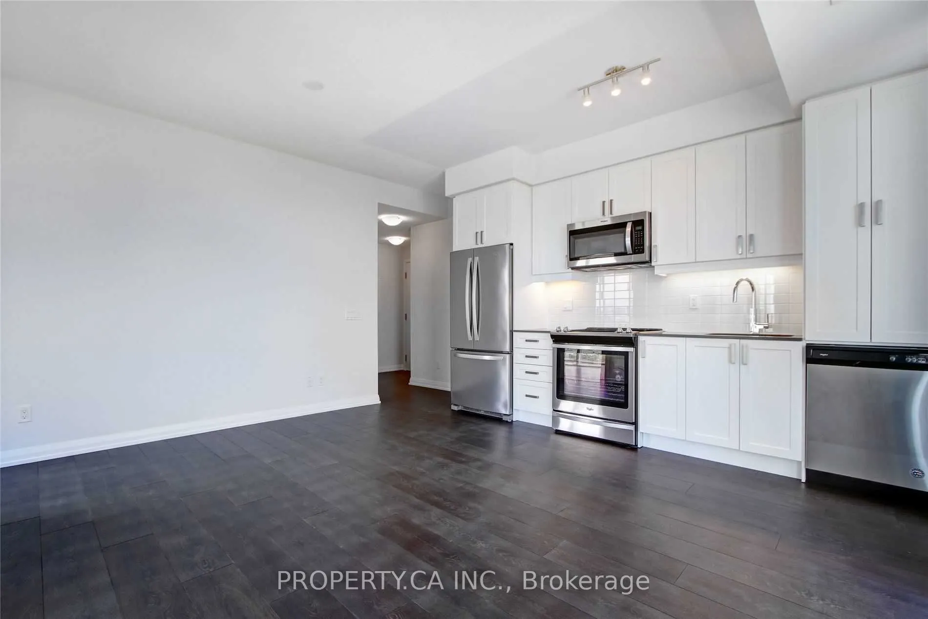 7895 Jane Street, #806