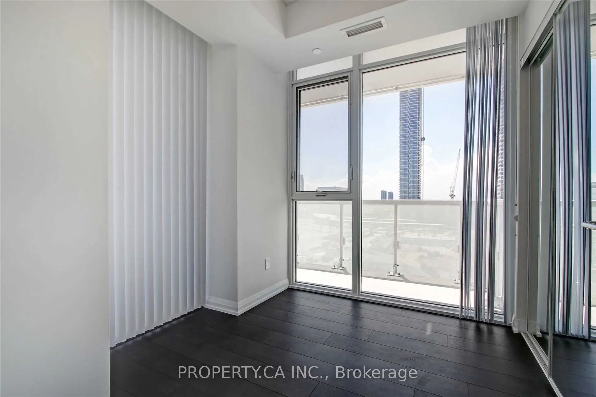7895 Jane Street, #806