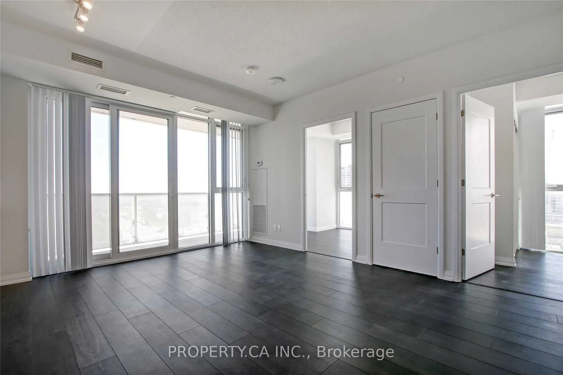 7895 Jane Street, #806