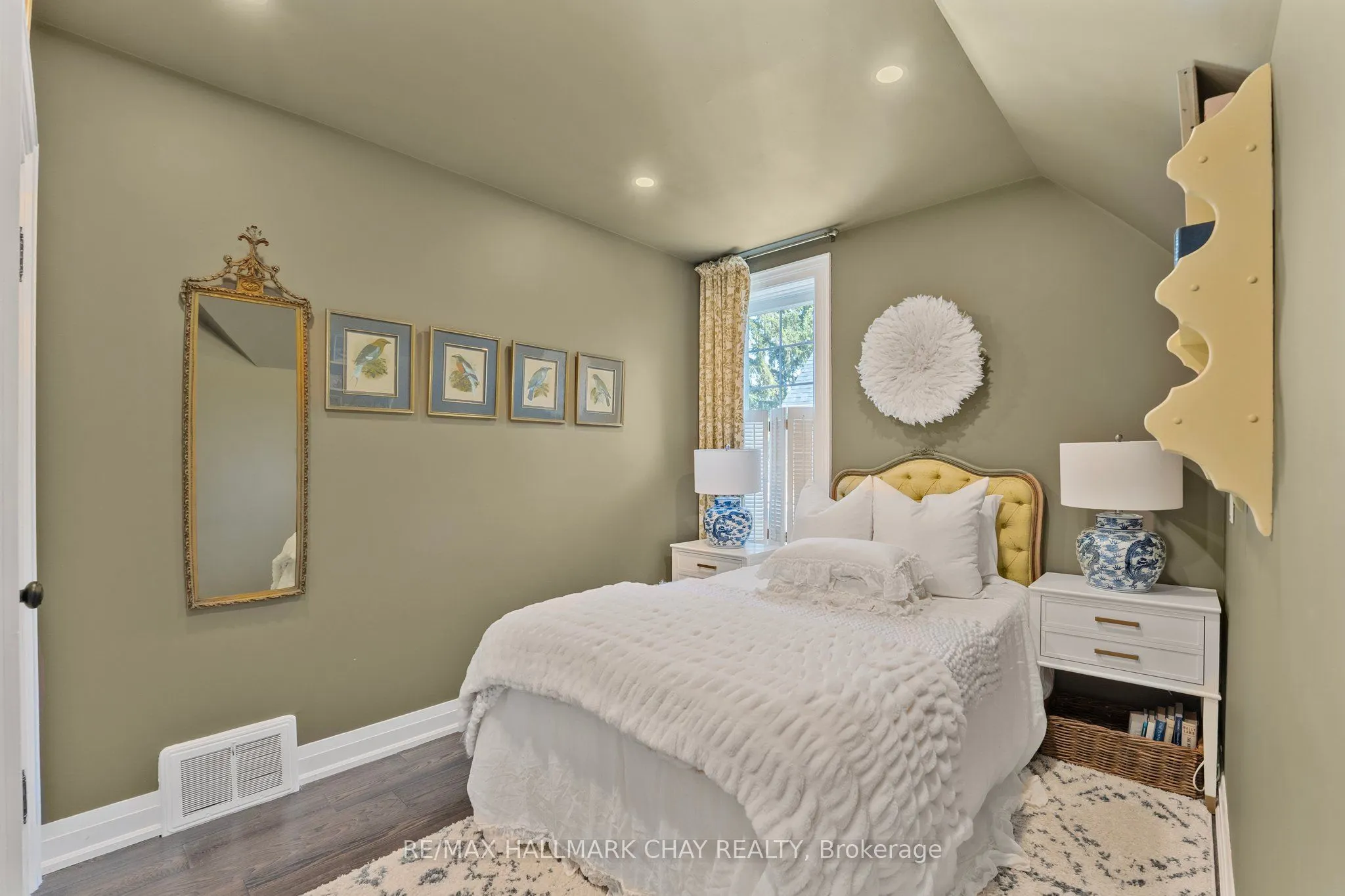 11 Catherine Avenue