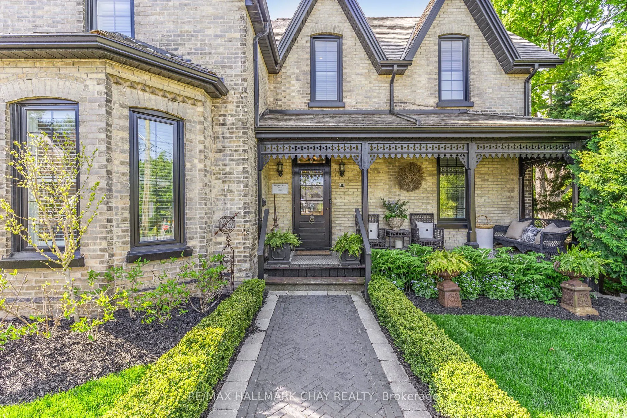 11 Catherine Avenue