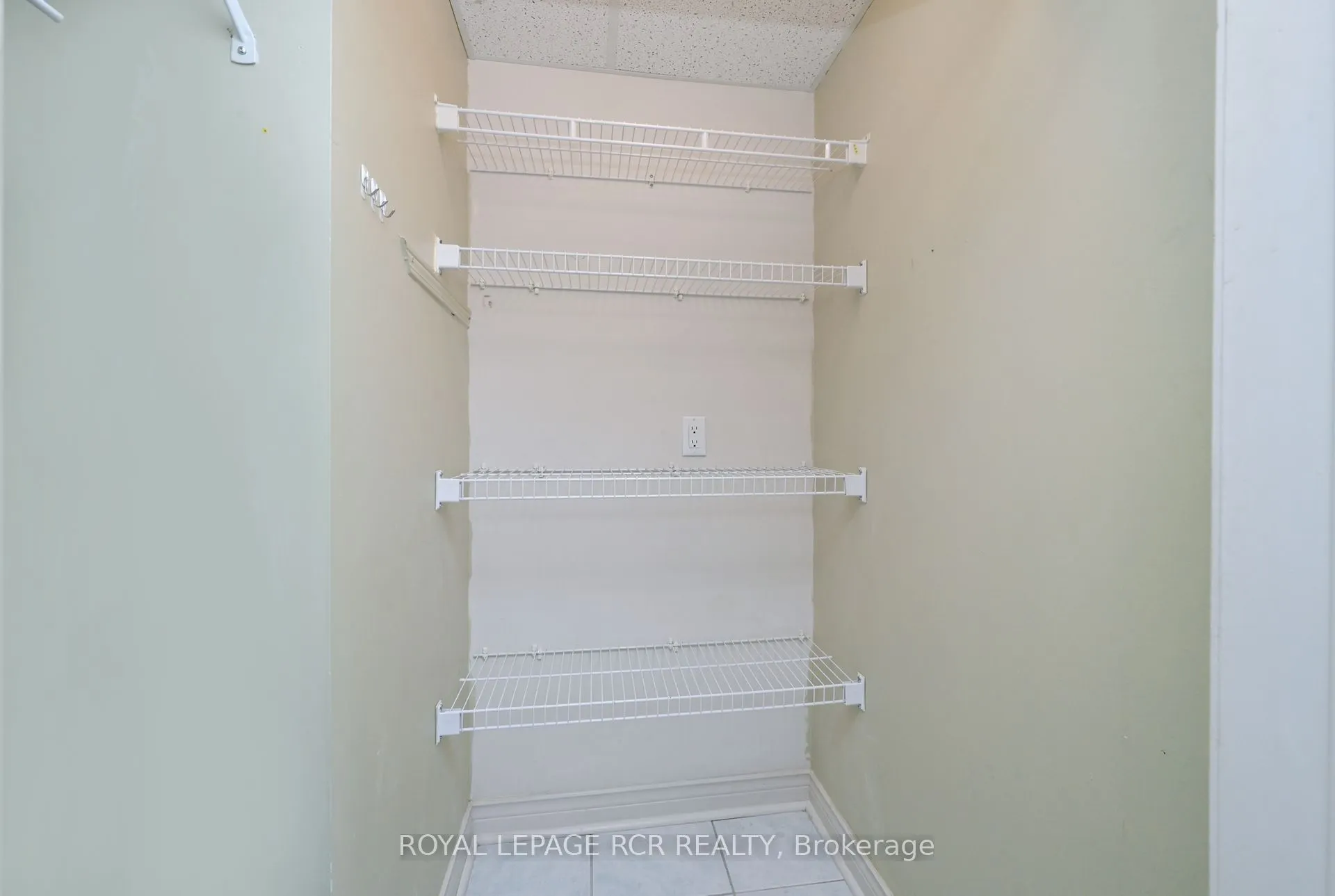 4 Briar Hill Heights, #214