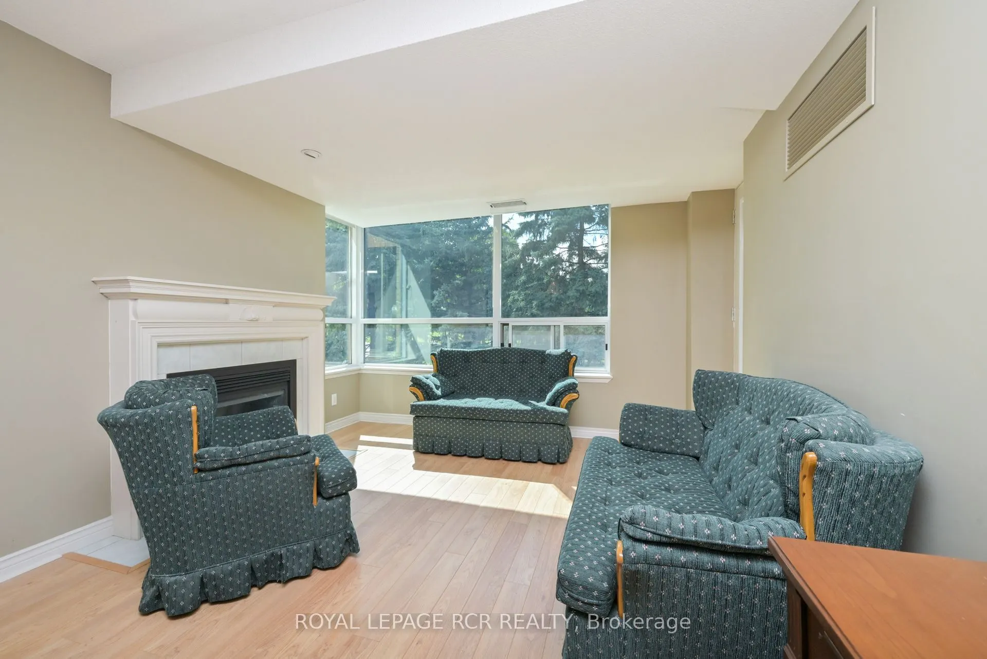 4 Briar Hill Heights, #214