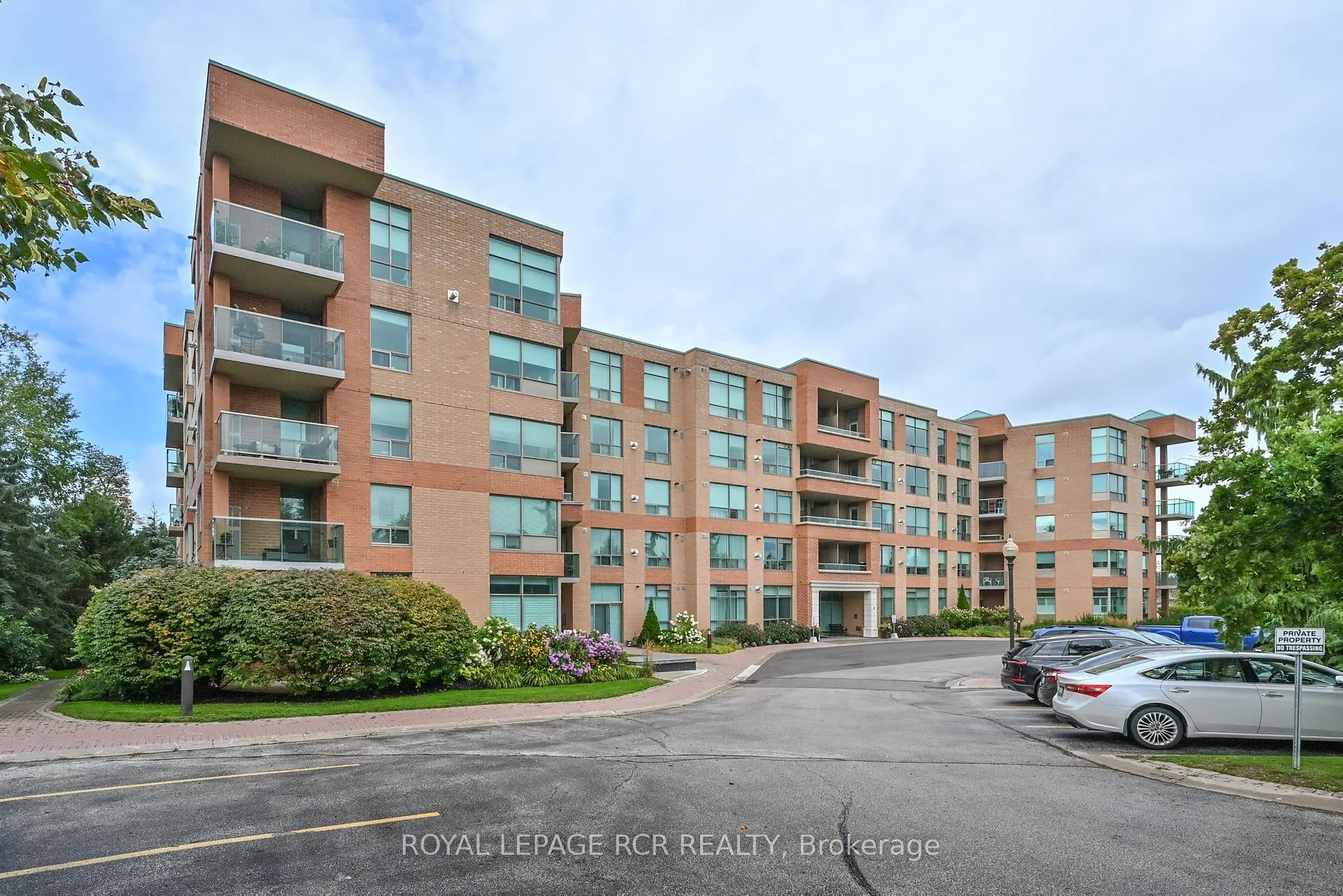 4 Briar Hill Heights, #214