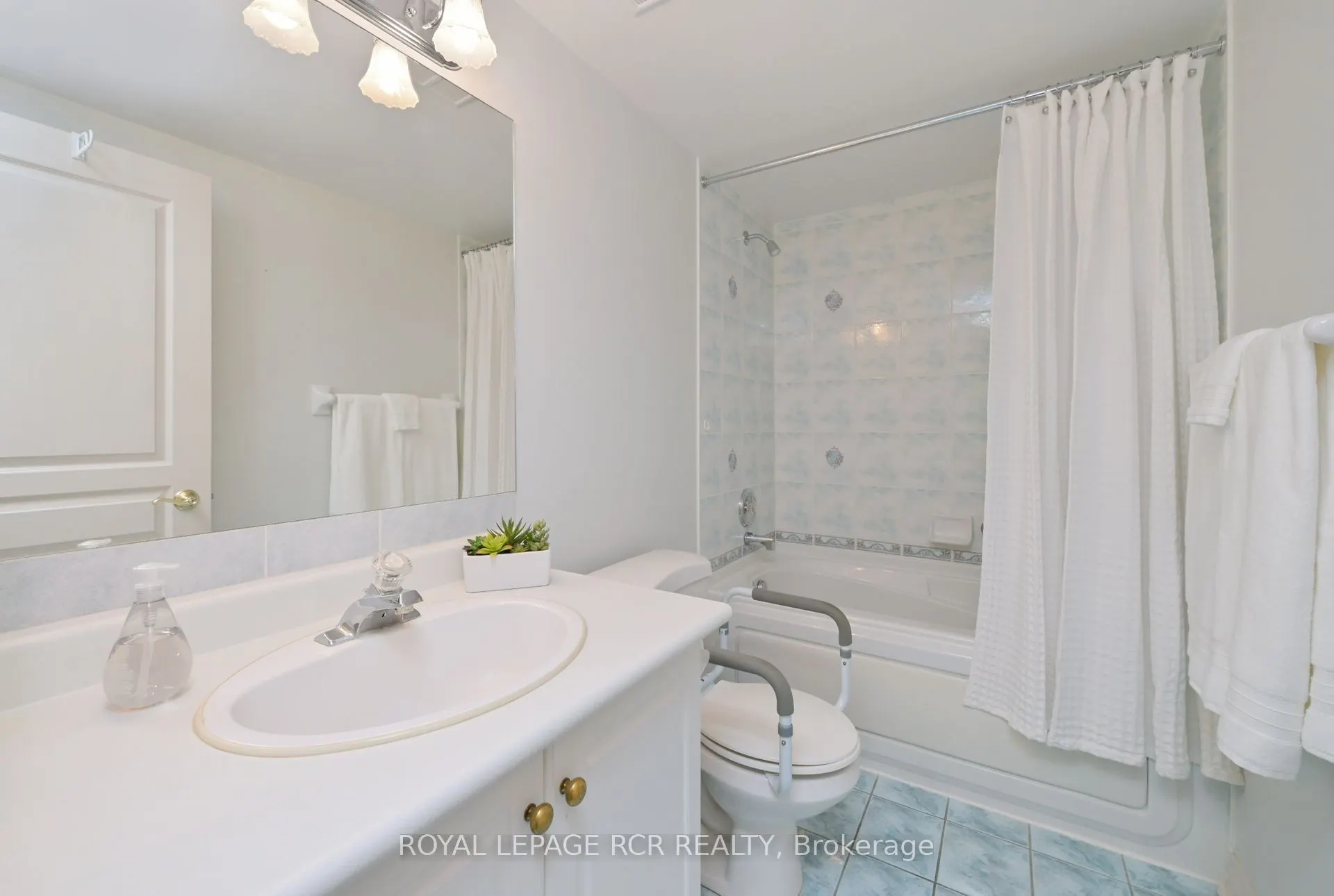 4 Briar Hill Heights, #214
