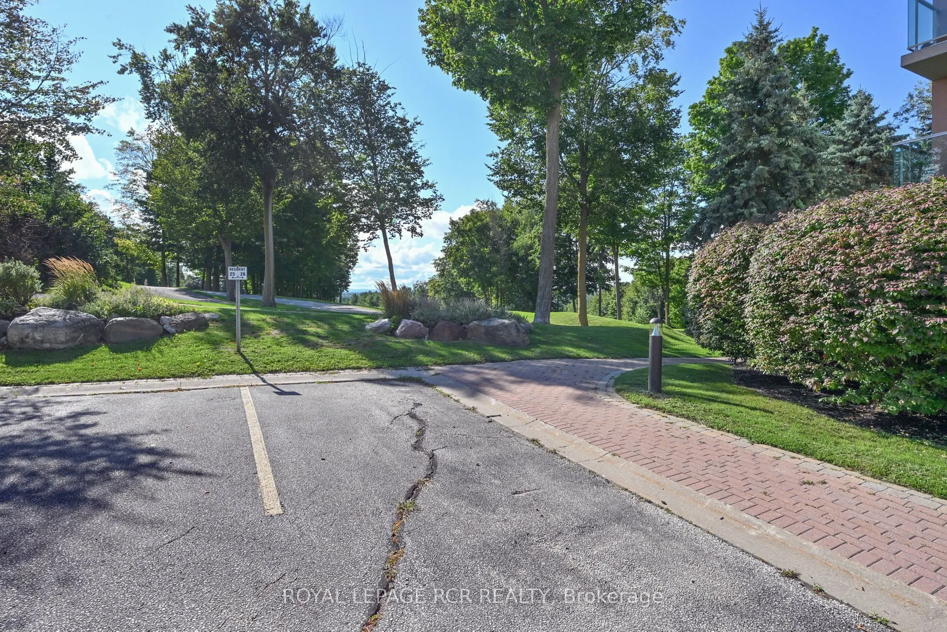 4 Briar Hill Heights, #214