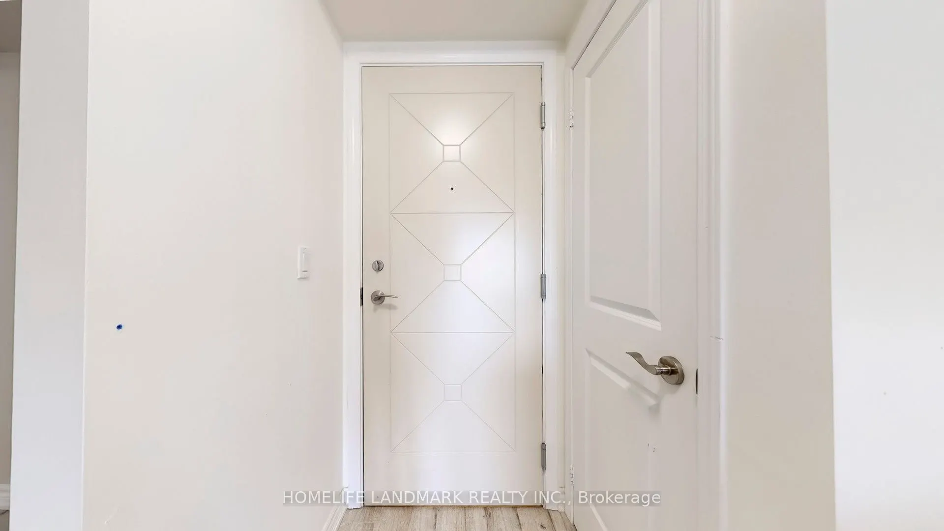 18 Harding Boulevard E, #912