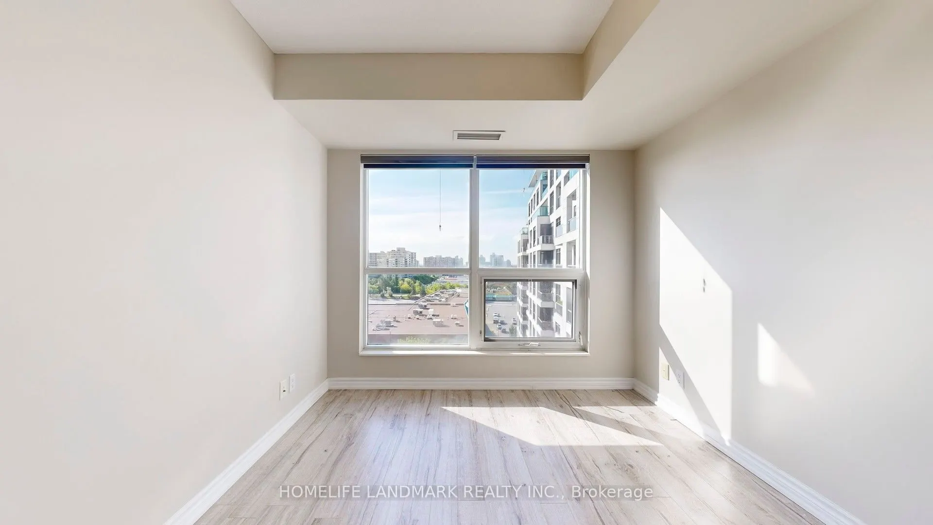 18 Harding Boulevard E, #912