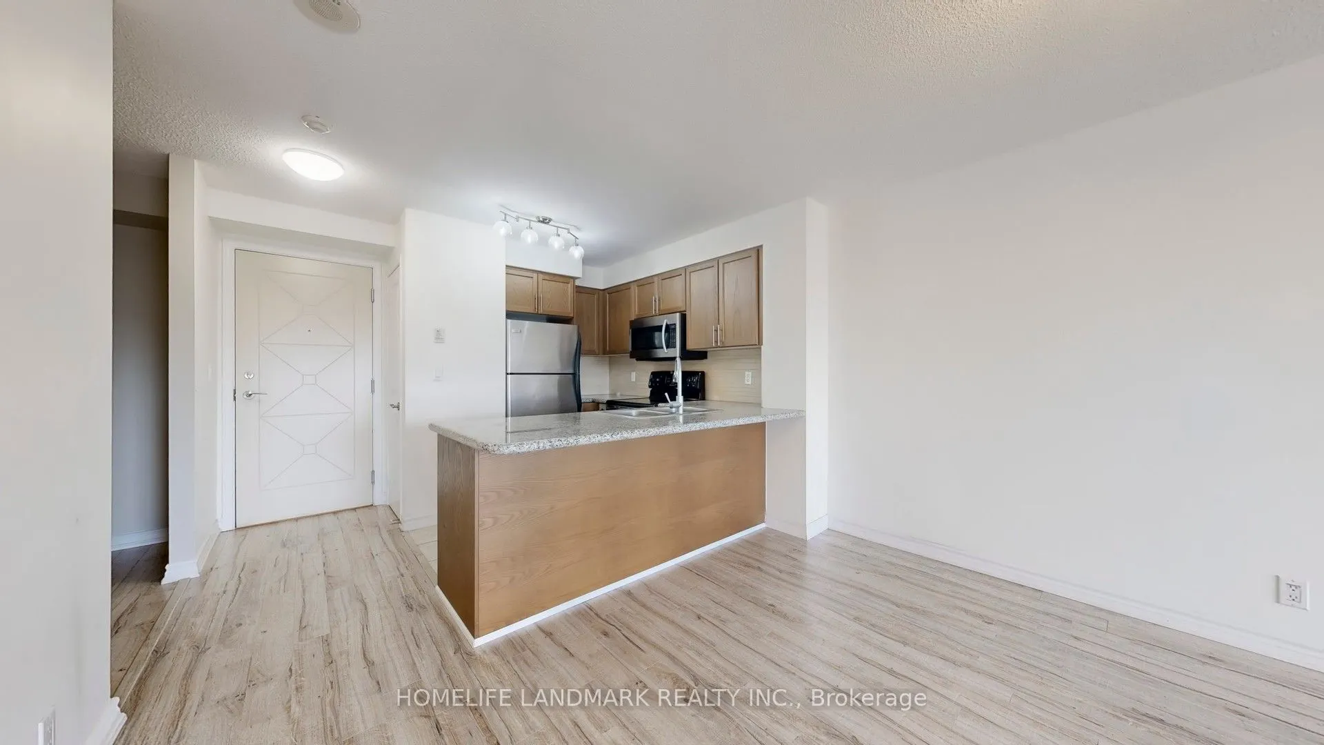 18 Harding Boulevard E, #912