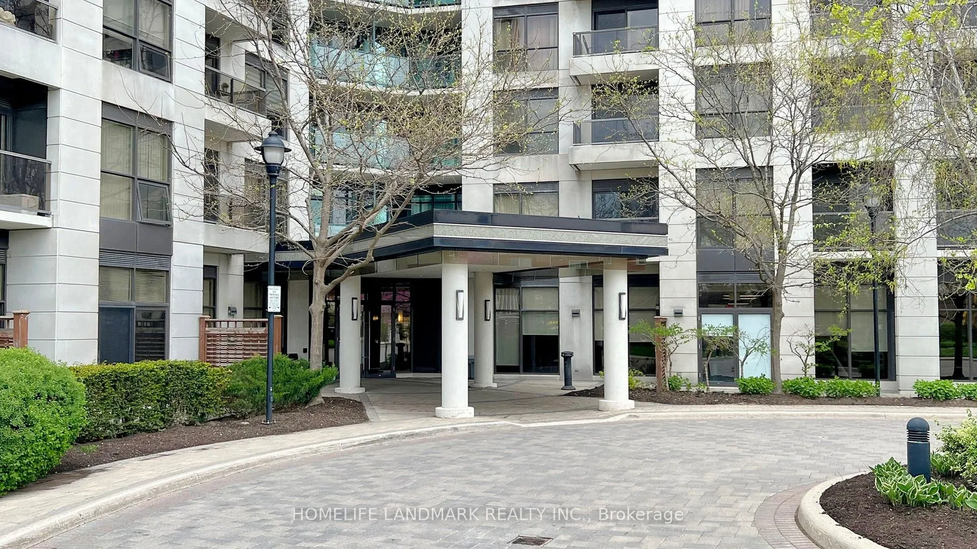 18 Harding Boulevard E, #912